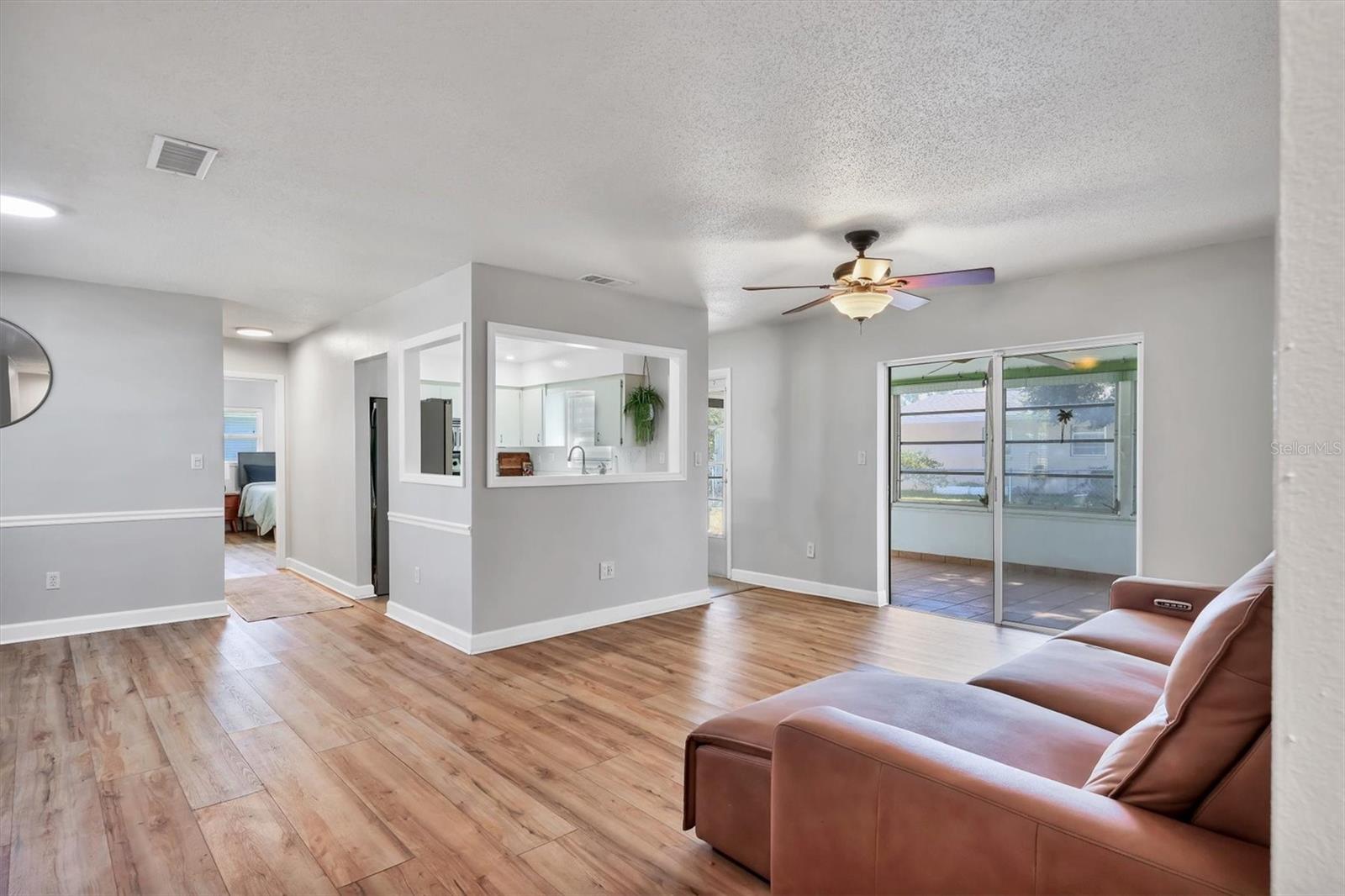 Image 24 of 44 For 2813 21st Avenue W