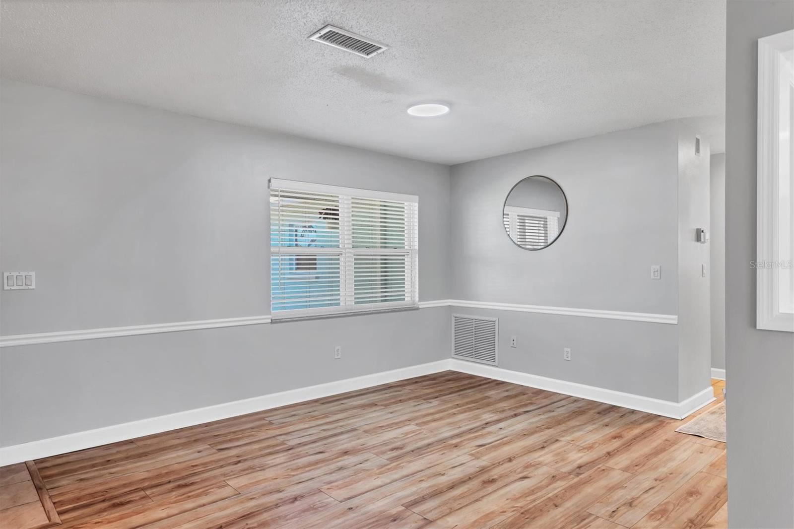 Image 25 of 44 For 2813 21st Avenue W