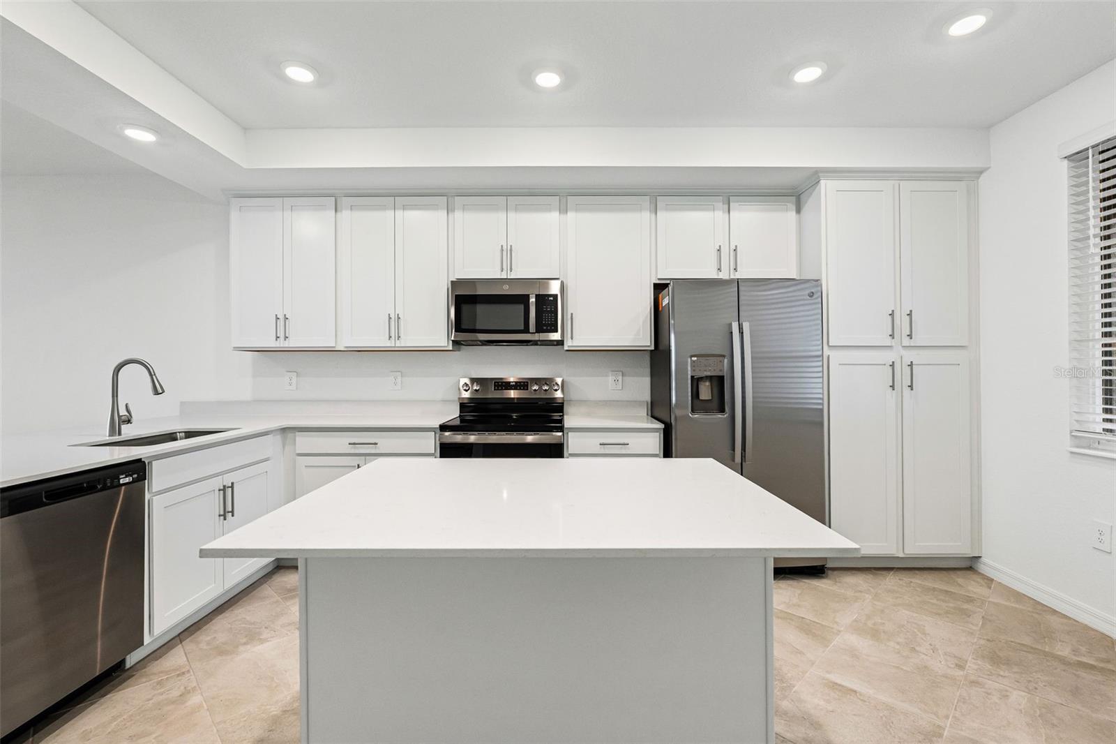 Image 5 of 37 For 19140 Scallop Loop 105