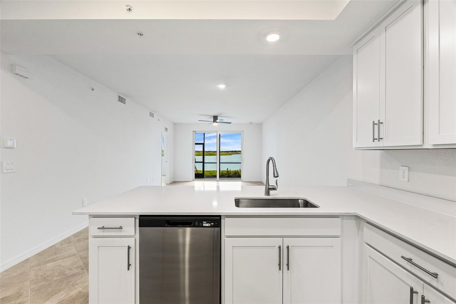 Image 8 of 37 For 19140 Scallop Loop 105