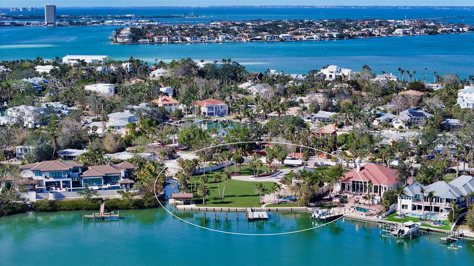 Listing photo id 8 for 684 Freeling Drive