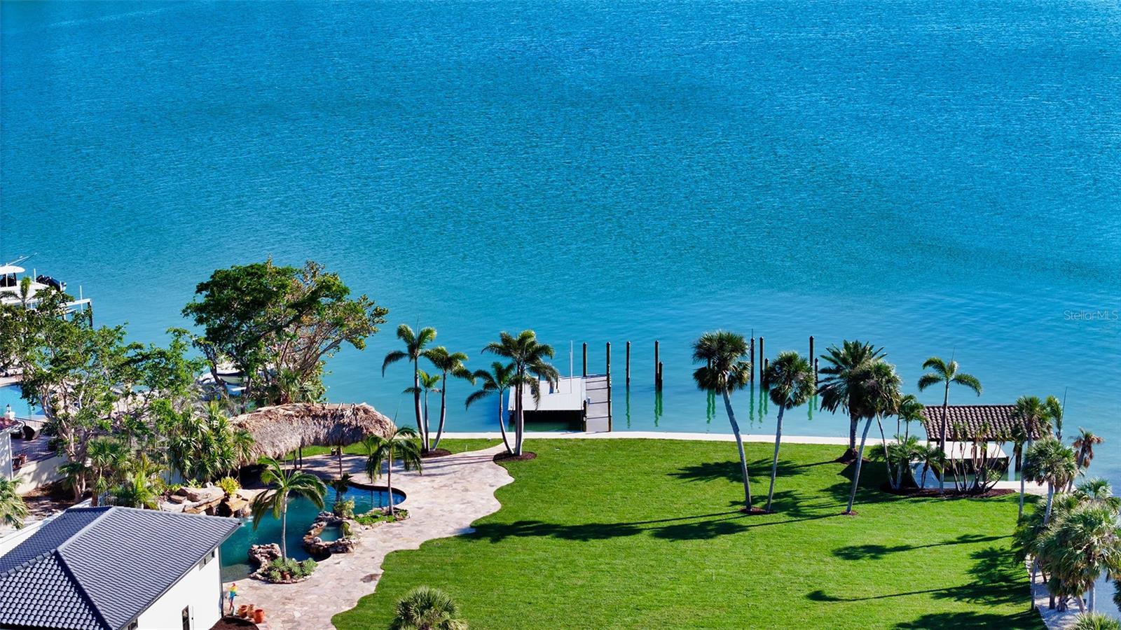 Listing photo id 31 for 684 Freeling Drive