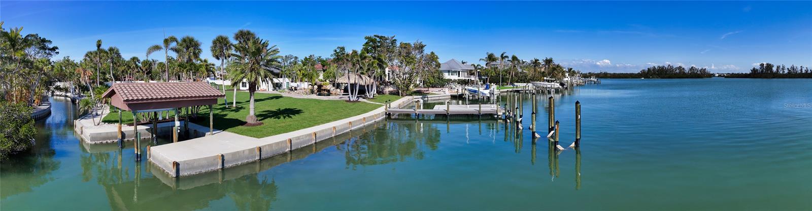 Listing photo id 22 for 684 Freeling Drive