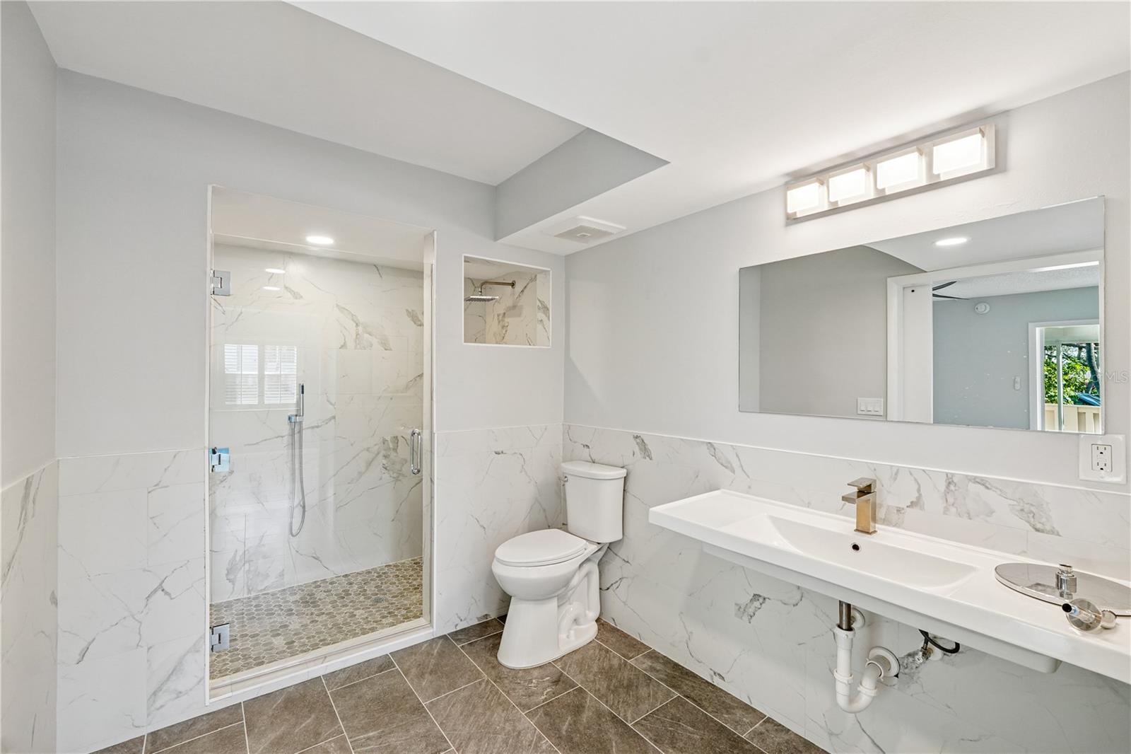 Image 27 of 69 For 6750 Gulf Of Mexico Drive 154