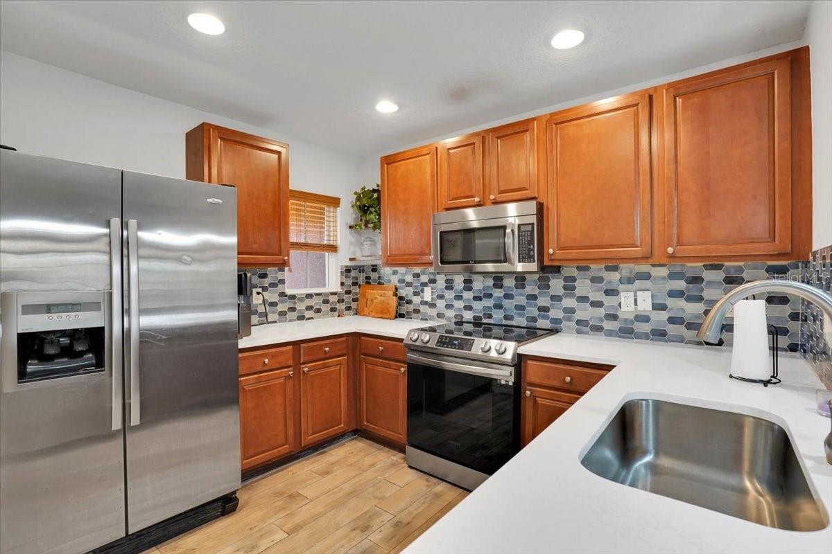 Image 2 of 28 For 9026 White Sage Loop