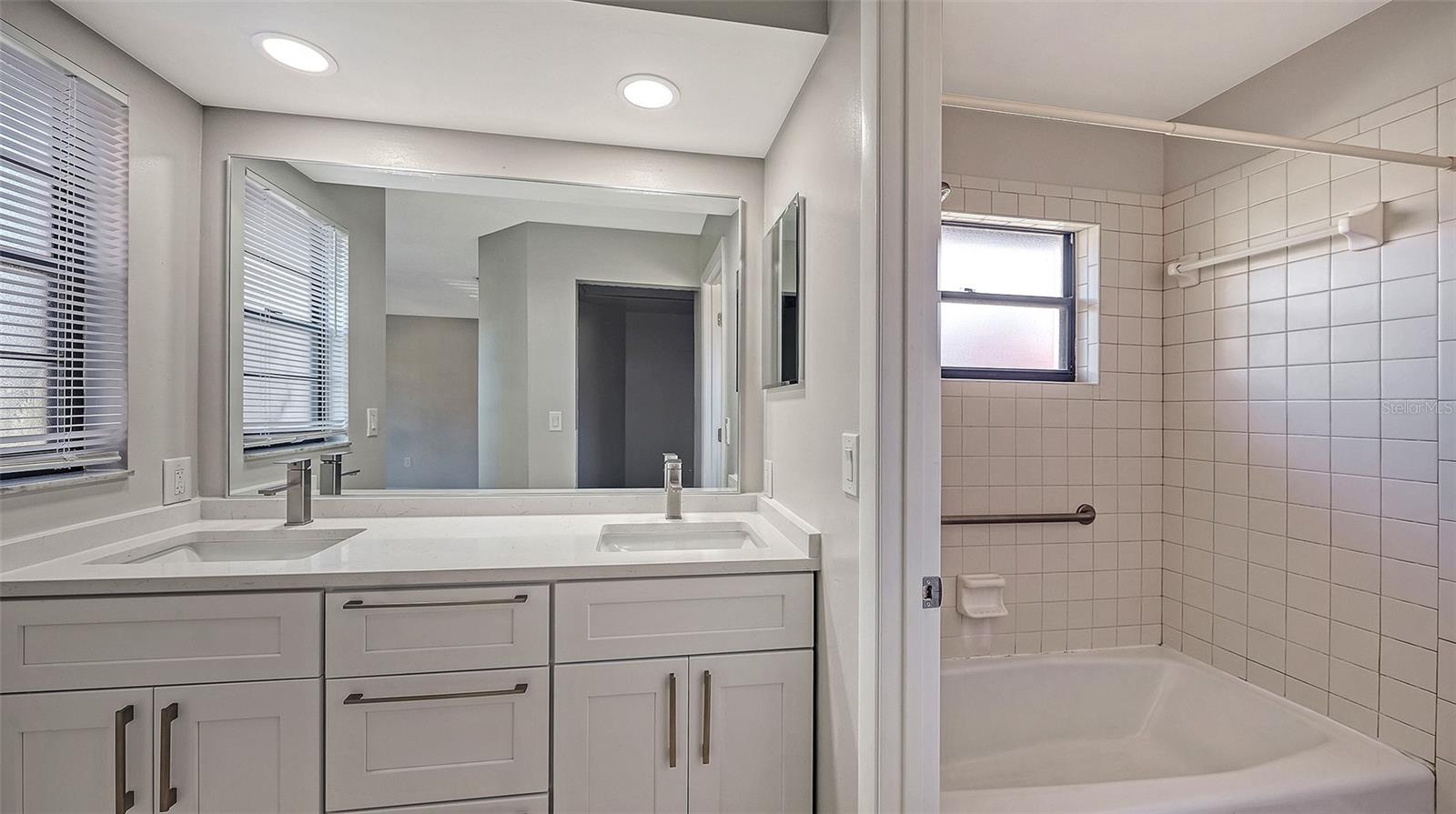 Image 14 of 27 For 3711 Pinecone Court 168