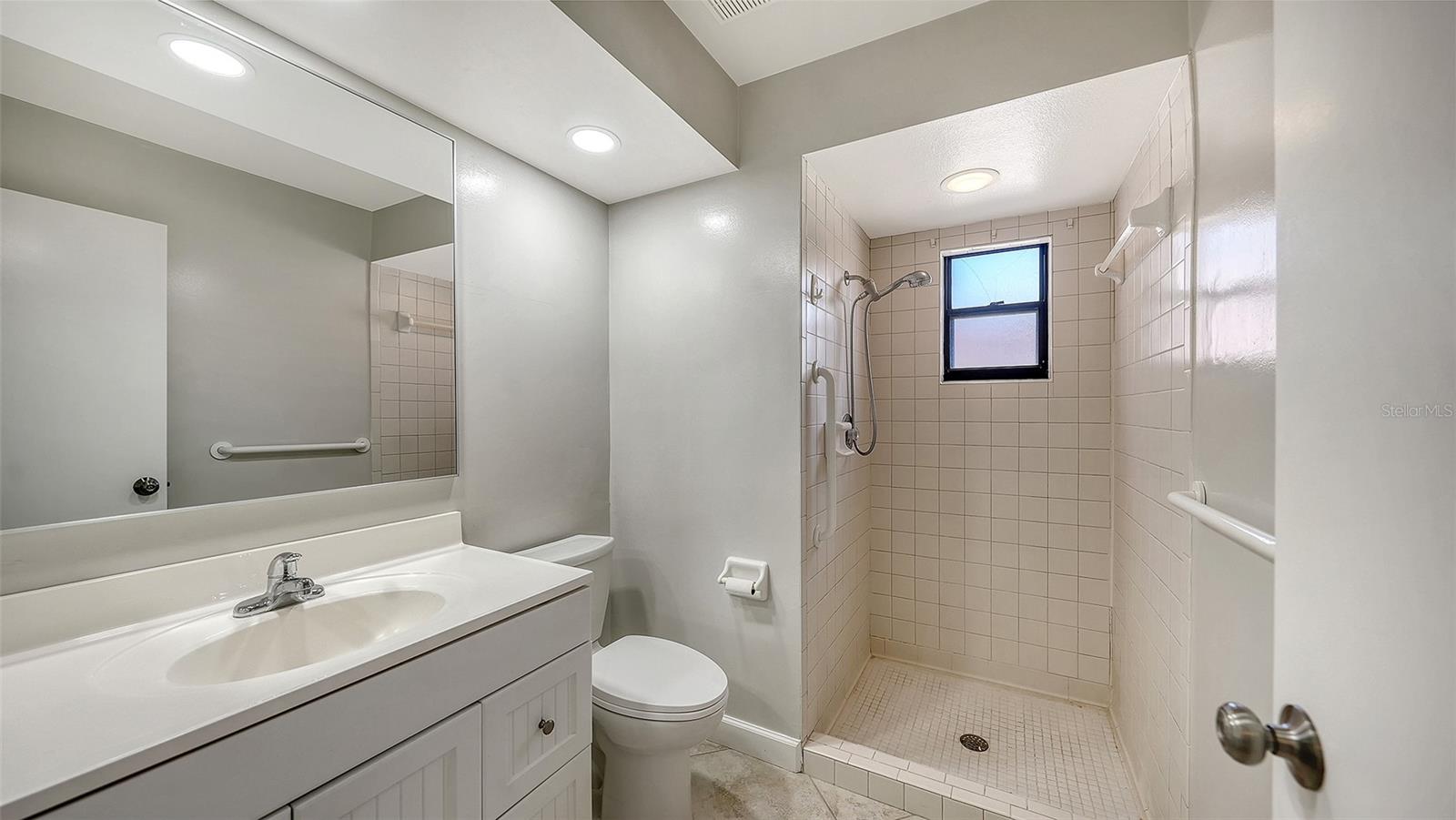 Image 17 of 27 For 3711 Pinecone Court 168