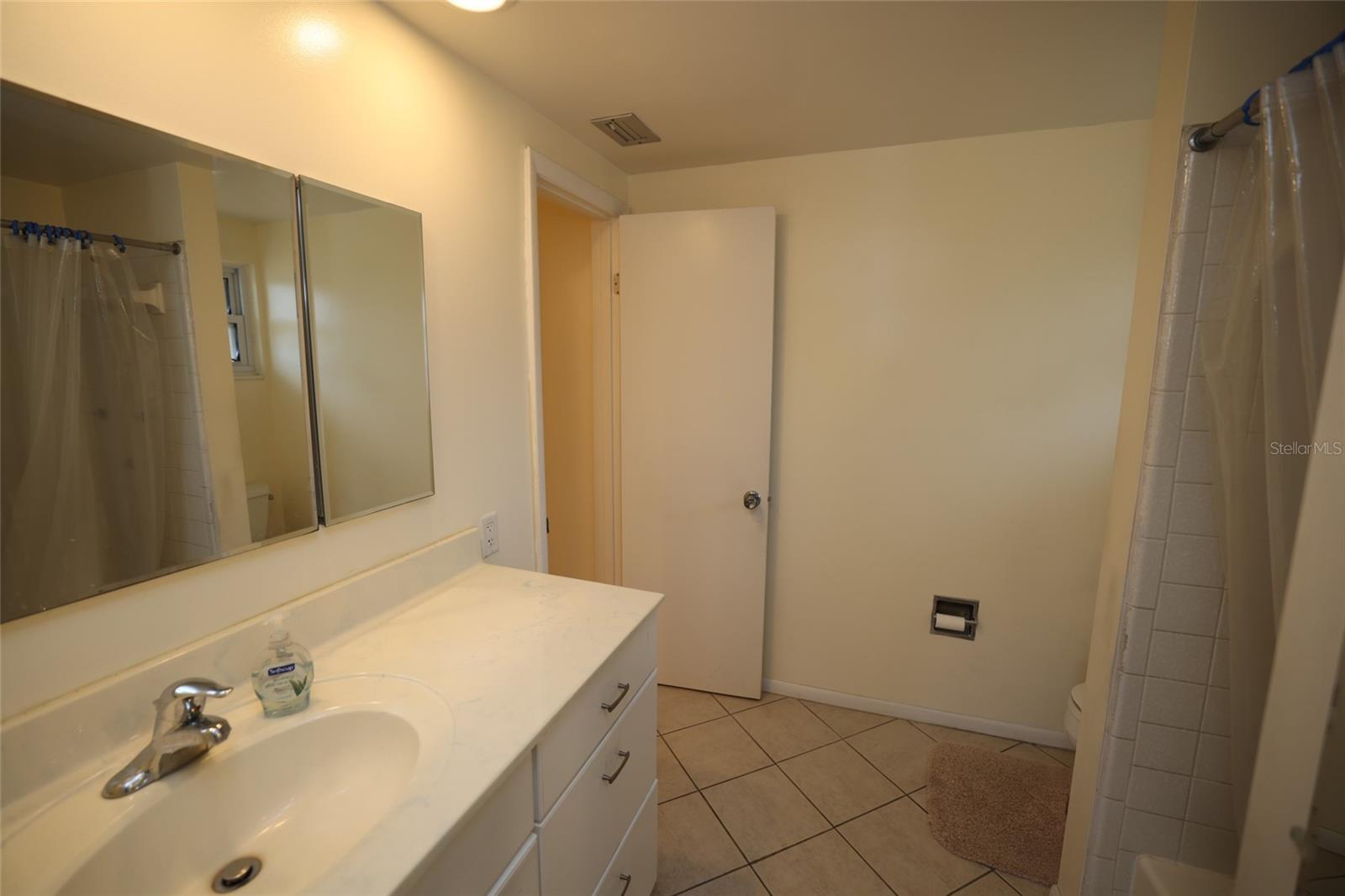 Image 42 of 53 For 3016 Tanglewood Drive