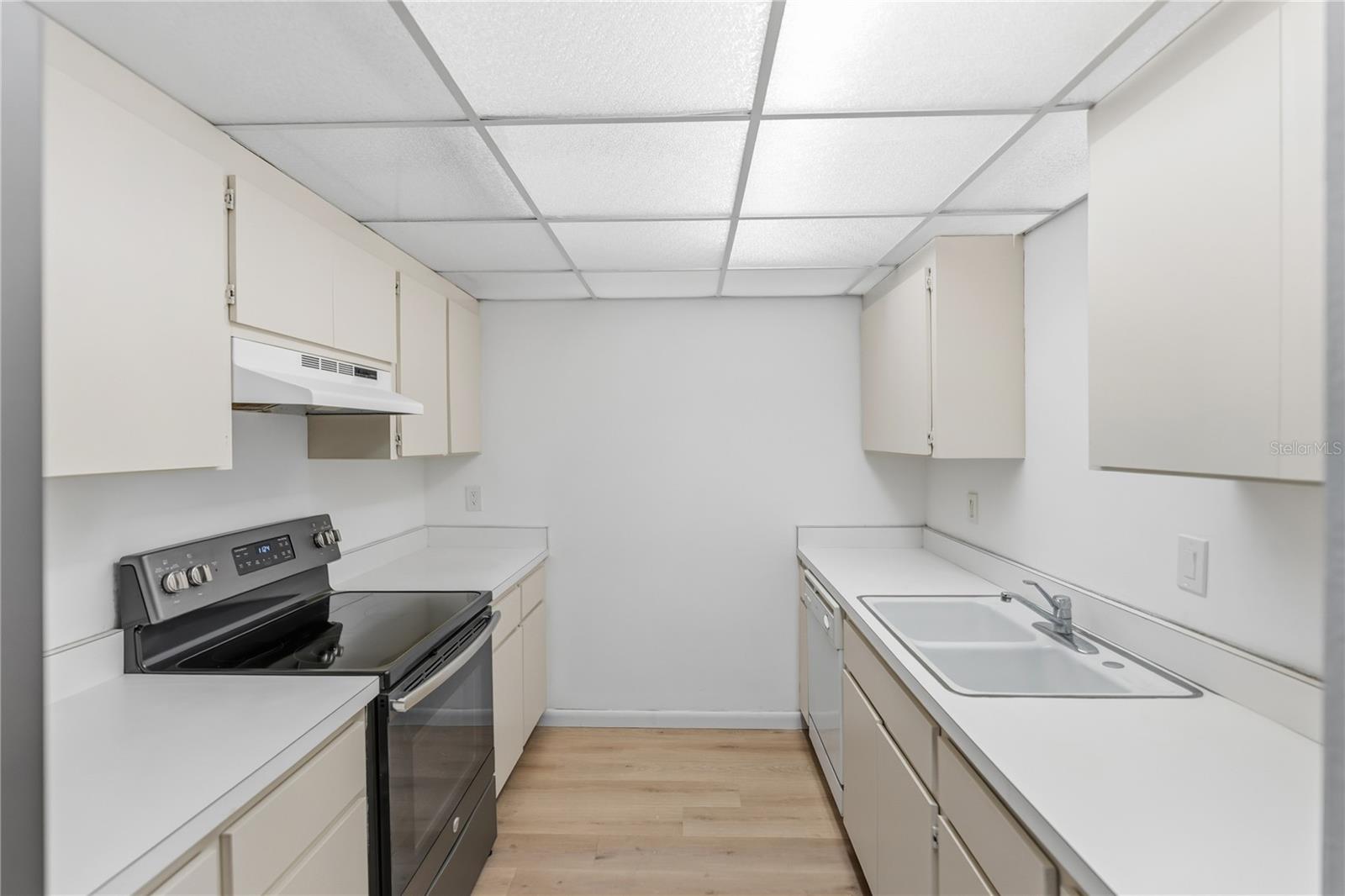 Image 12 of 70 For 4485 Gulf Of Mexico Drive 402