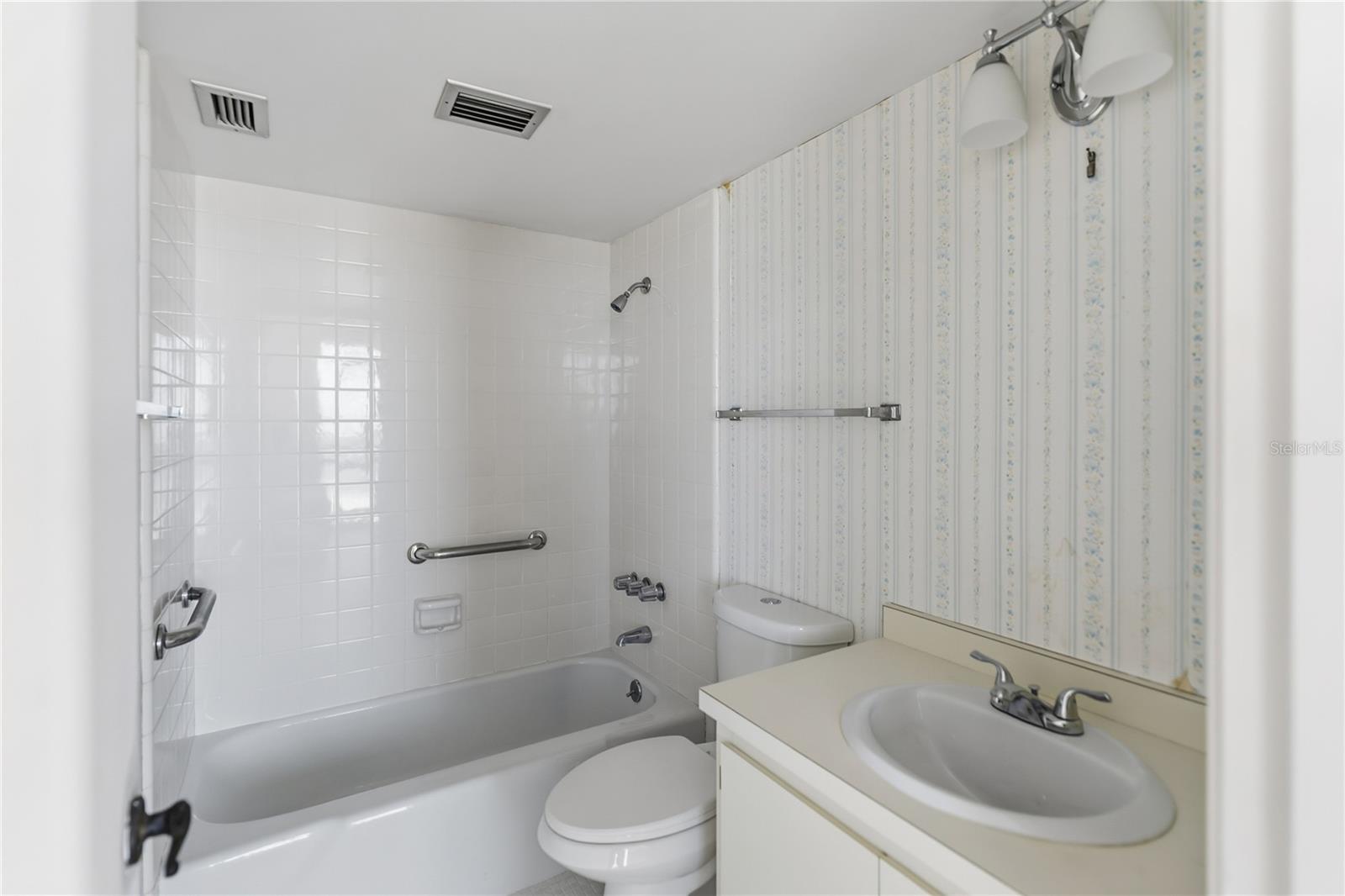 Image 15 of 70 For 4485 Gulf Of Mexico Drive 402