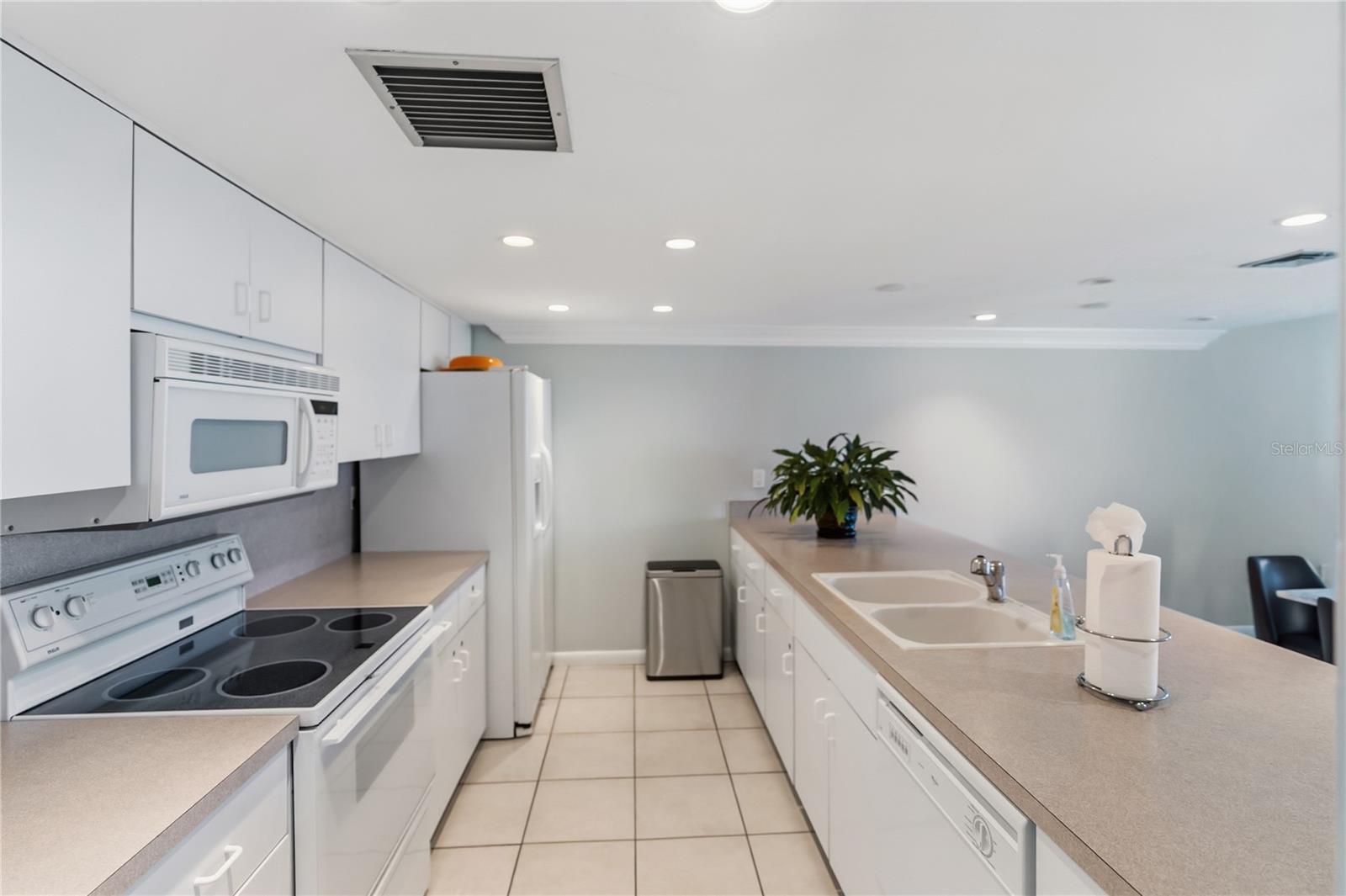 Image 39 of 70 For 4485 Gulf Of Mexico Drive 402