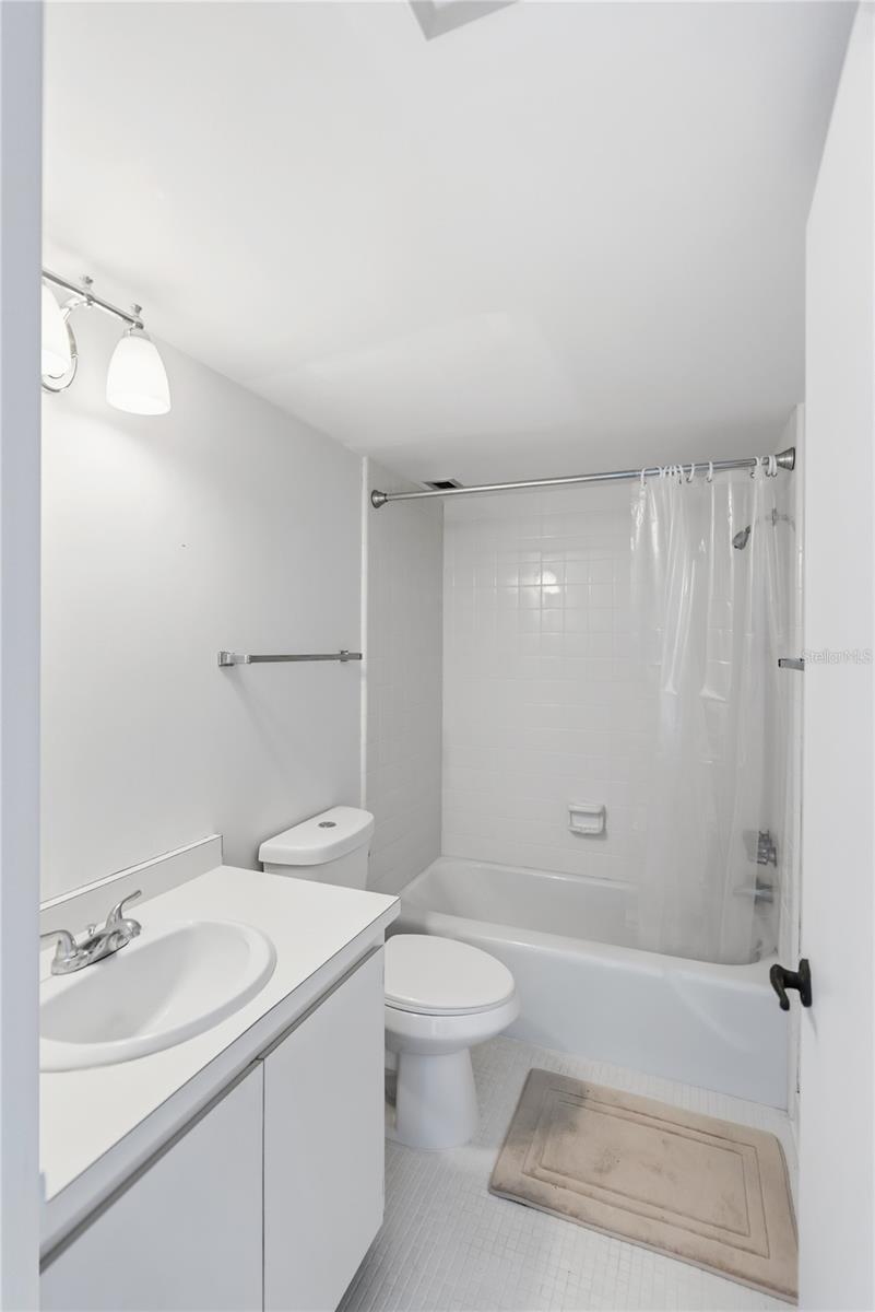 Image 53 of 70 For 4485 Gulf Of Mexico Drive 402