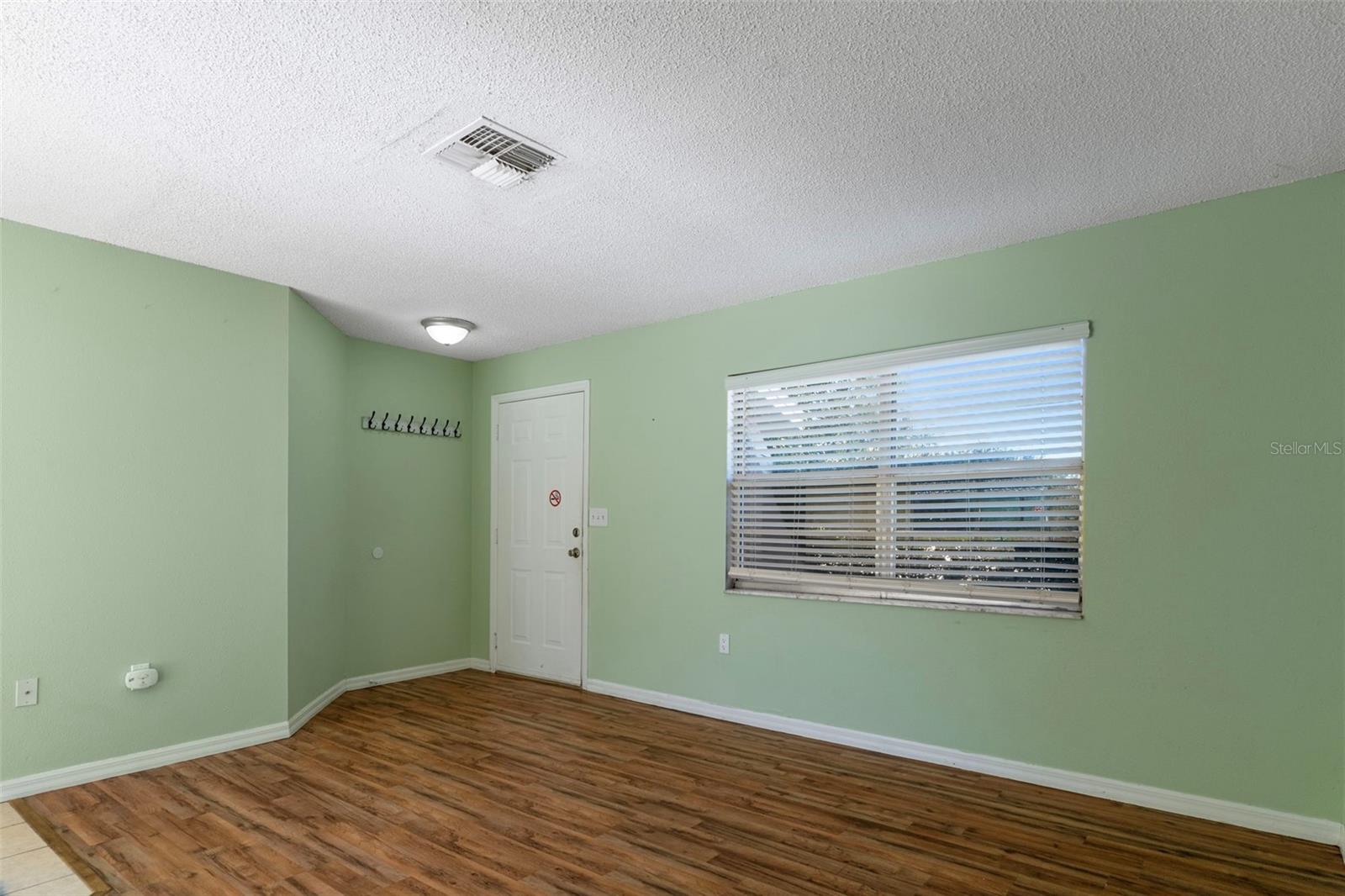 Listing photo id 9 for 12484 Curry Drive