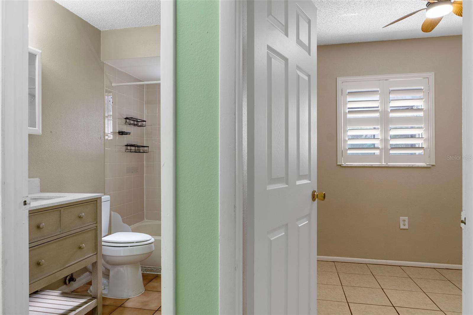 Listing photo id 18 for 12484 Curry Drive