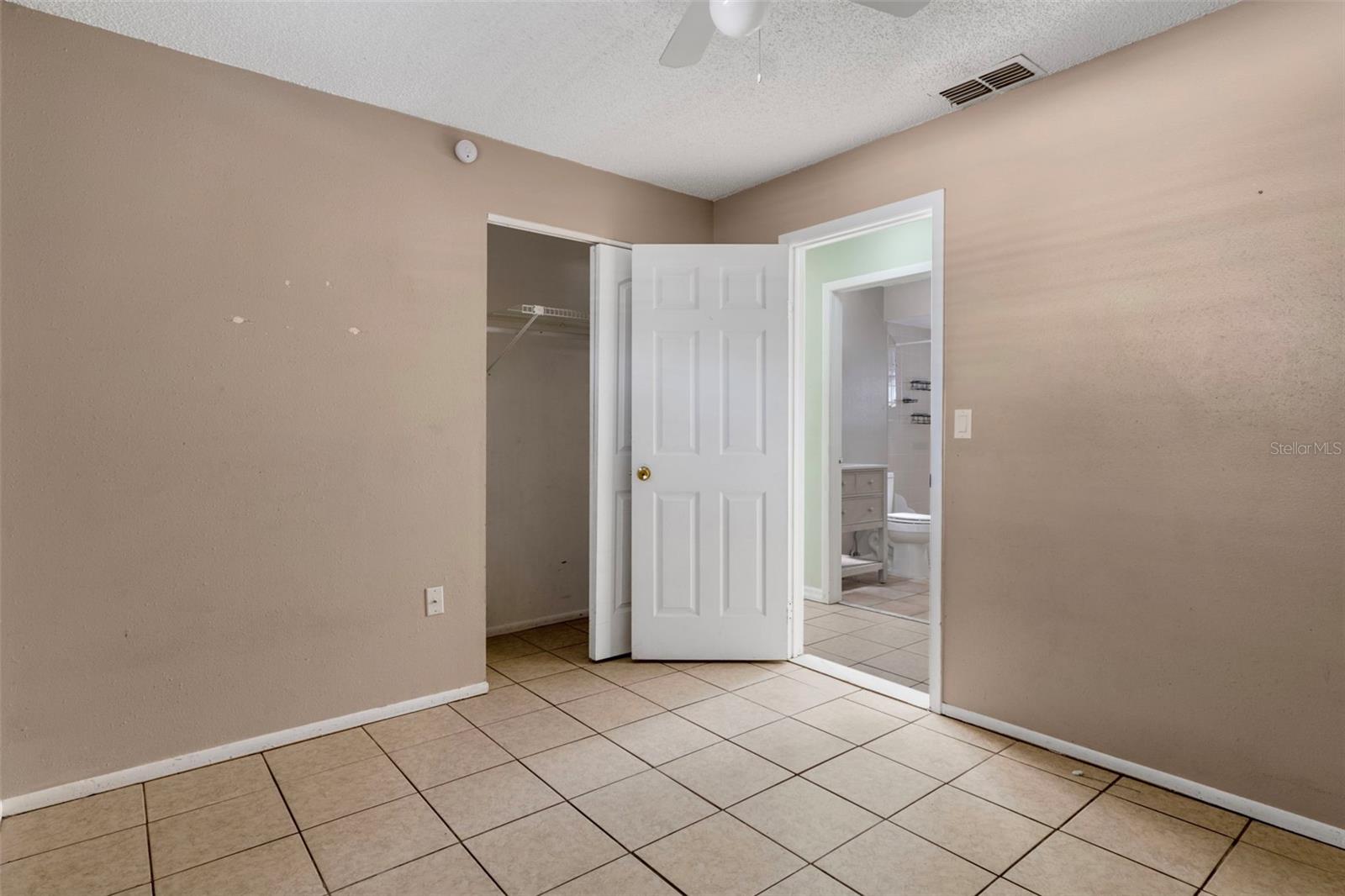 Listing photo id 21 for 12484 Curry Drive