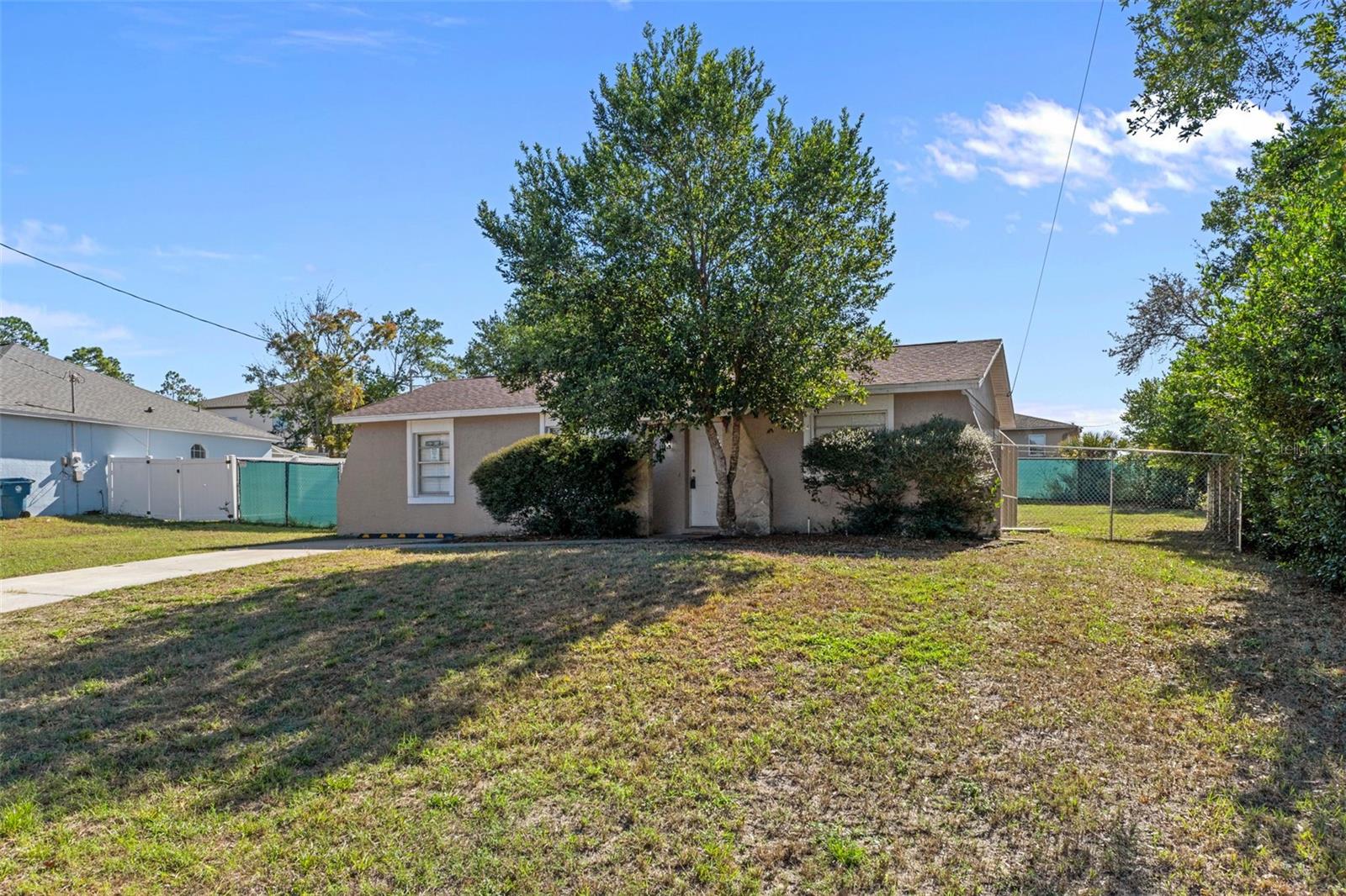 Listing photo id 1 for 12484 Curry Drive