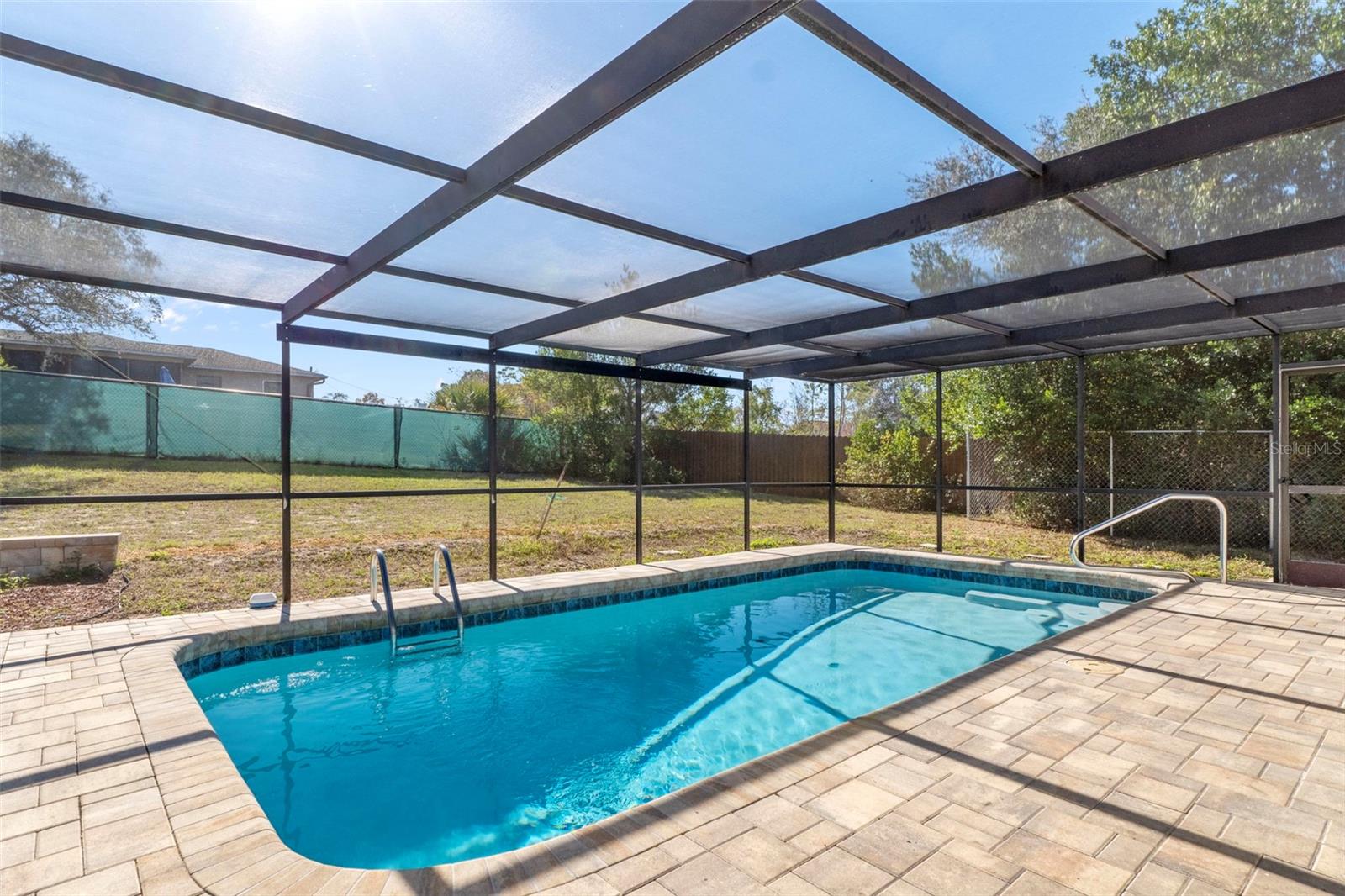 Listing photo id 2 for 12484 Curry Drive