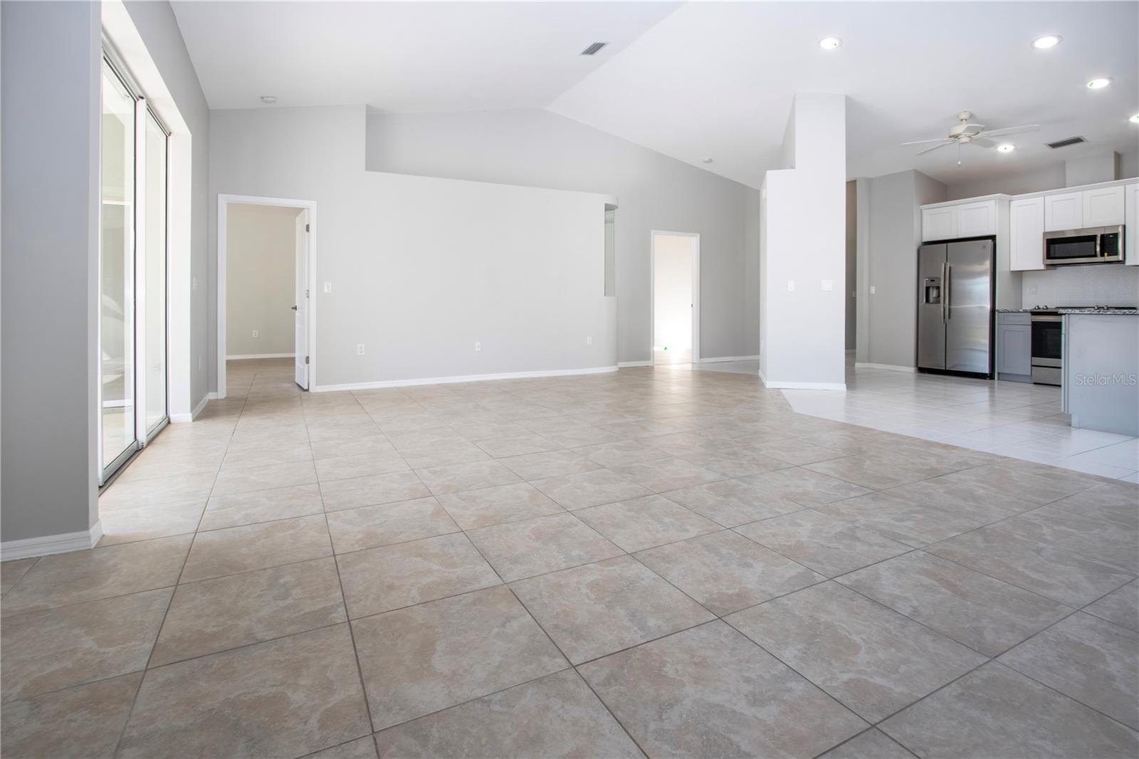 Image 14 of 69 For 9590 Knightsbridge Circle