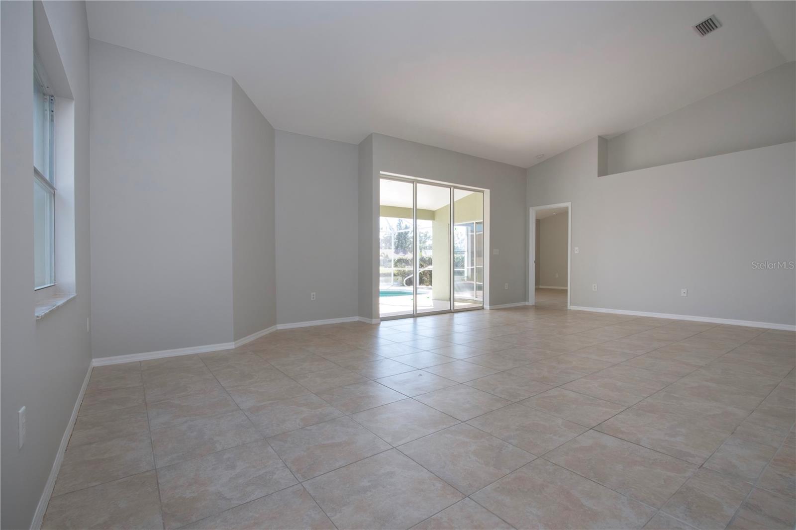 Image 19 of 69 For 9590 Knightsbridge Circle