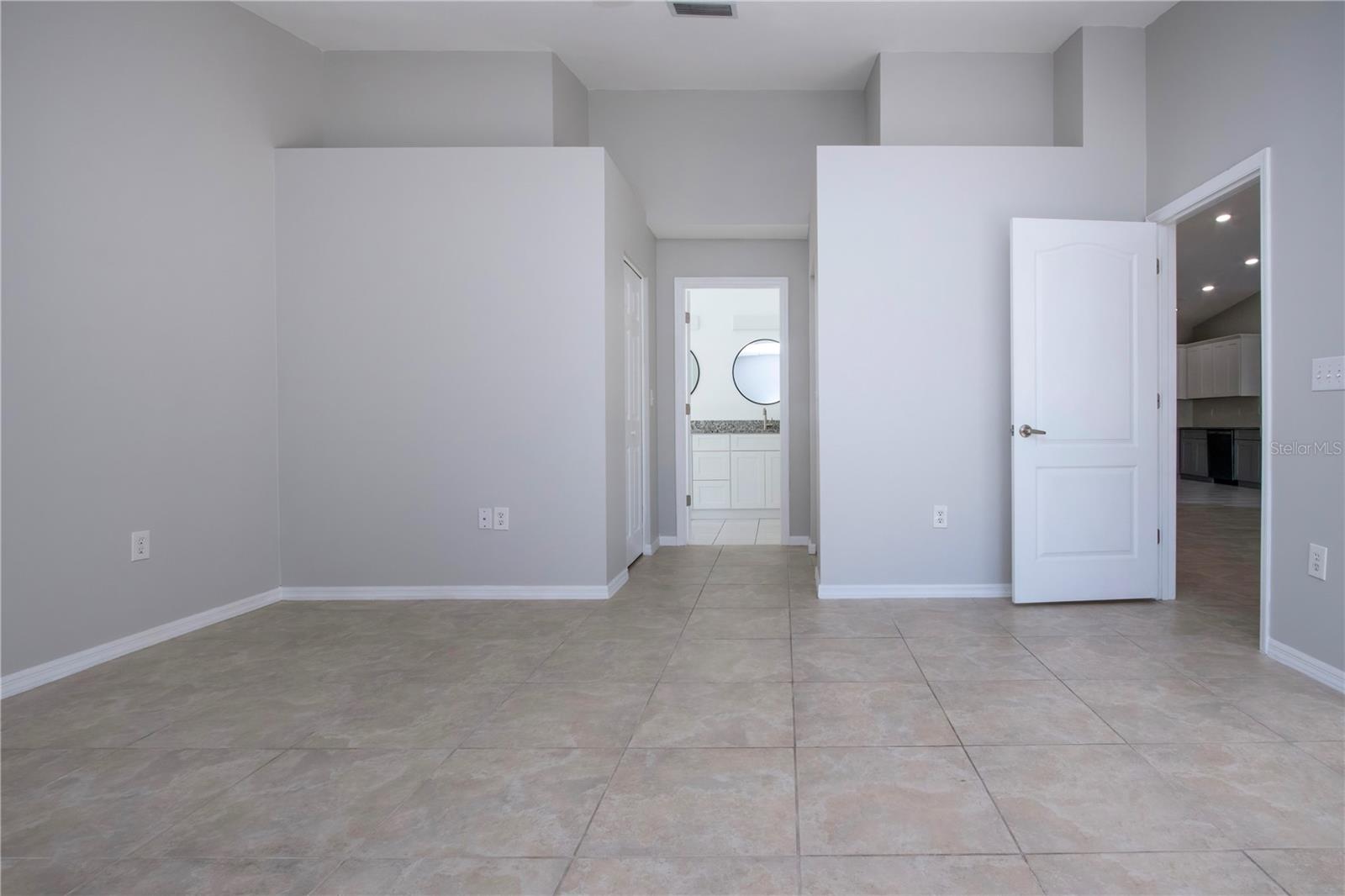 Image 33 of 69 For 9590 Knightsbridge Circle