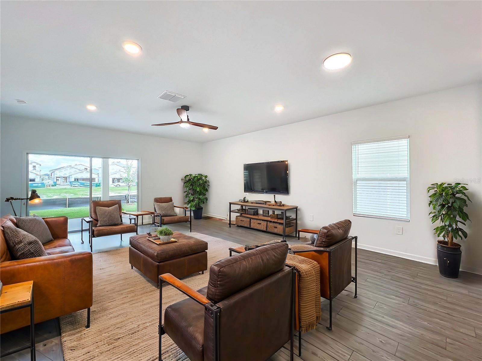 Image 15 of 83 For 4726 83rd Loop