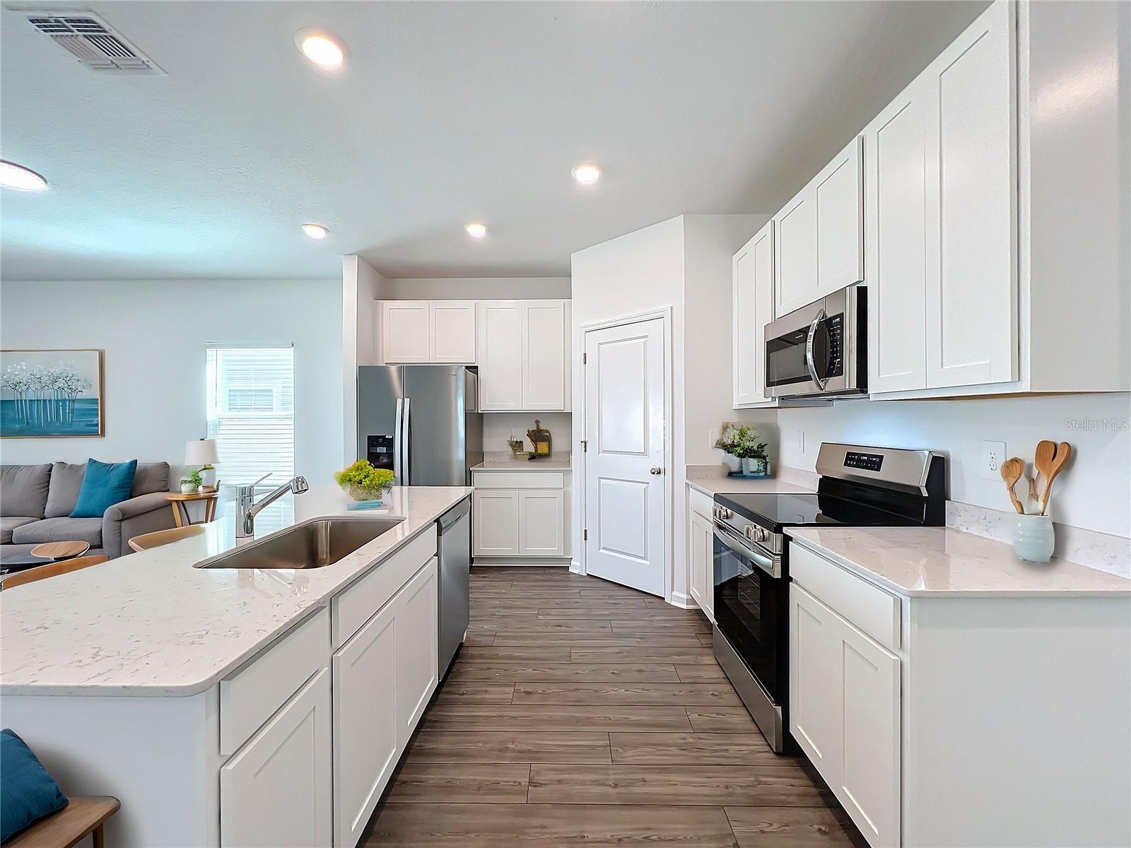 Image 18 of 83 For 4726 83rd Loop