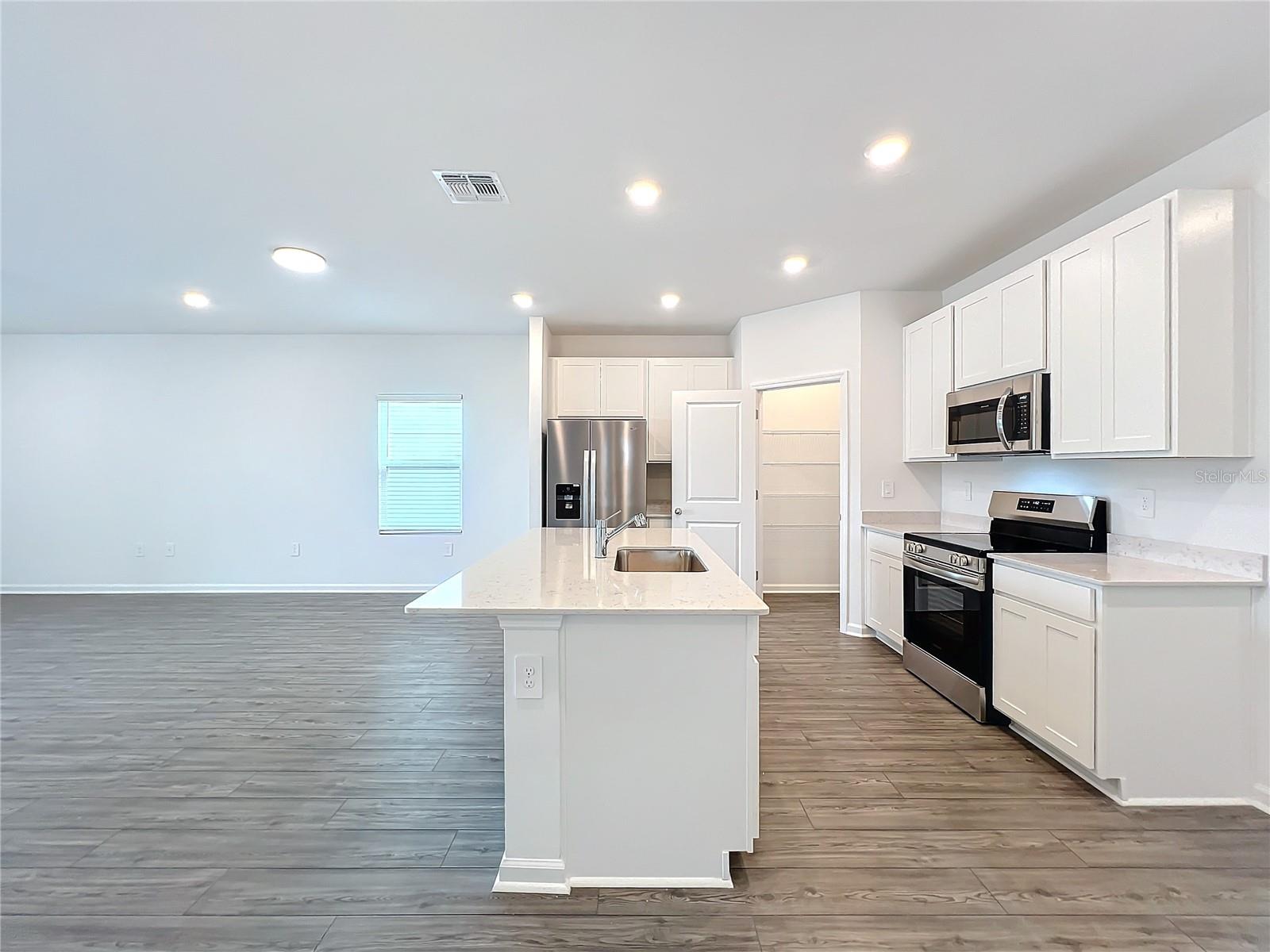 Image 29 of 83 For 4726 83rd Loop