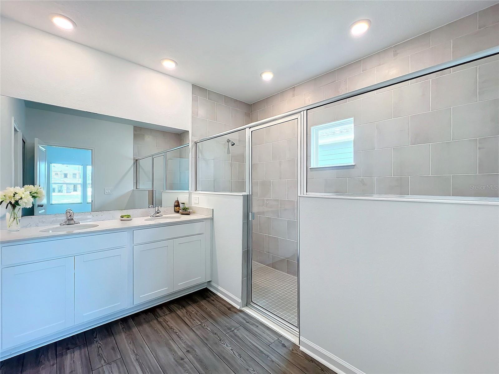 Image 9 of 83 For 4726 83rd Loop