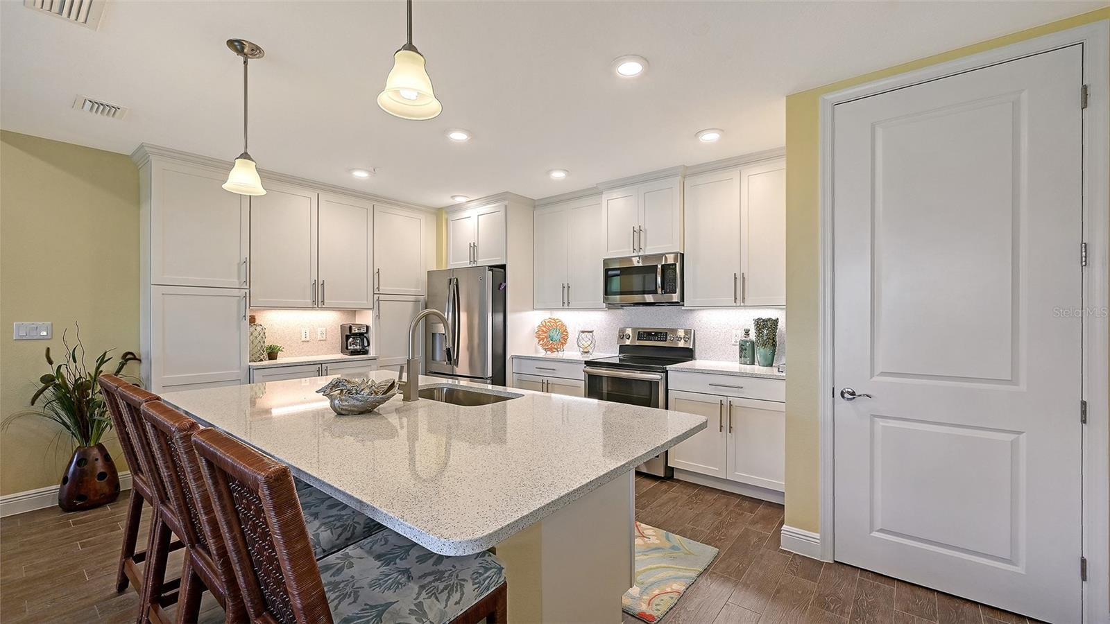 Image 19 of 87 For 388 Aruba Circle 201