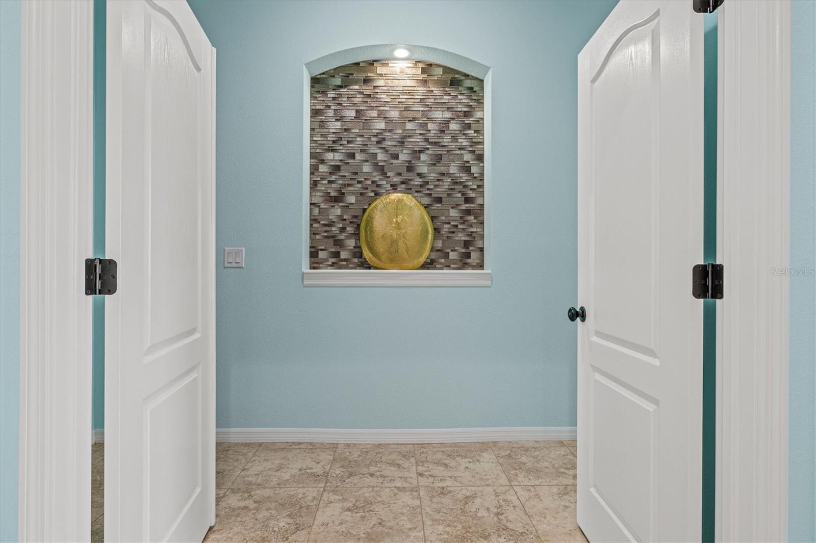 Image 36 of 75 For 210 166th Street Ne