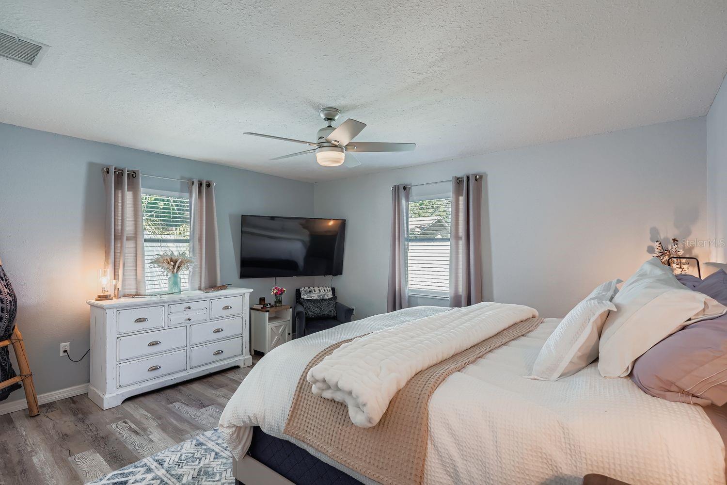 Image 13 of 28 For 4311 2nd Avenue E