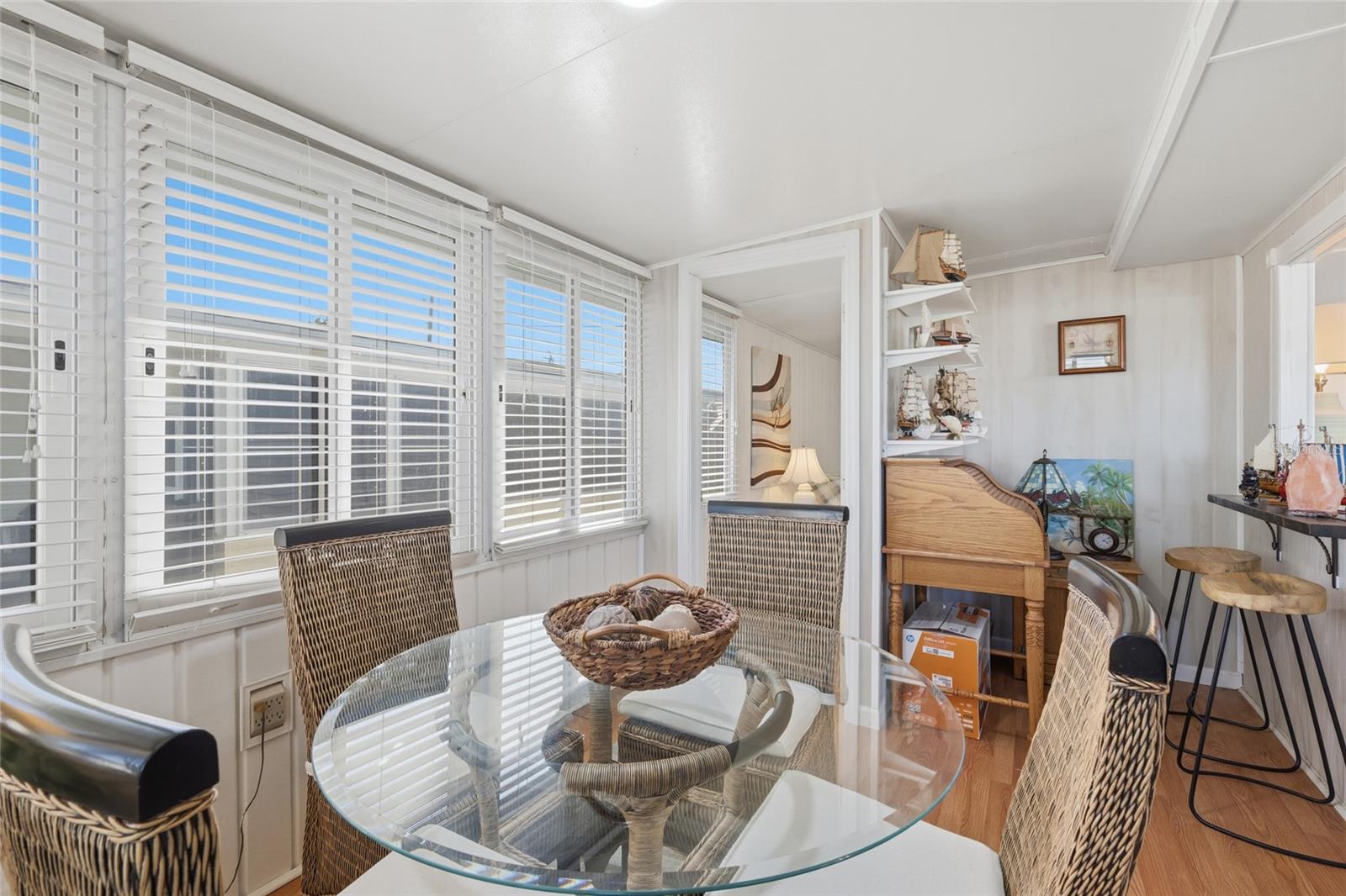 Image 11 of 24 For 5619 Bayshore Road 111