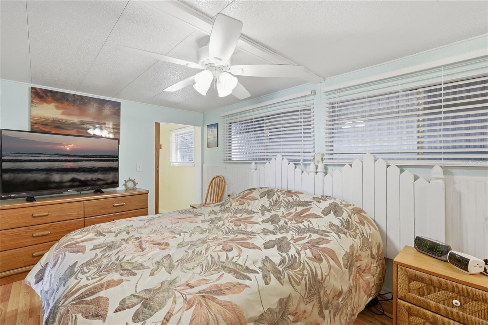 Image 13 of 24 For 5619 Bayshore Road 111