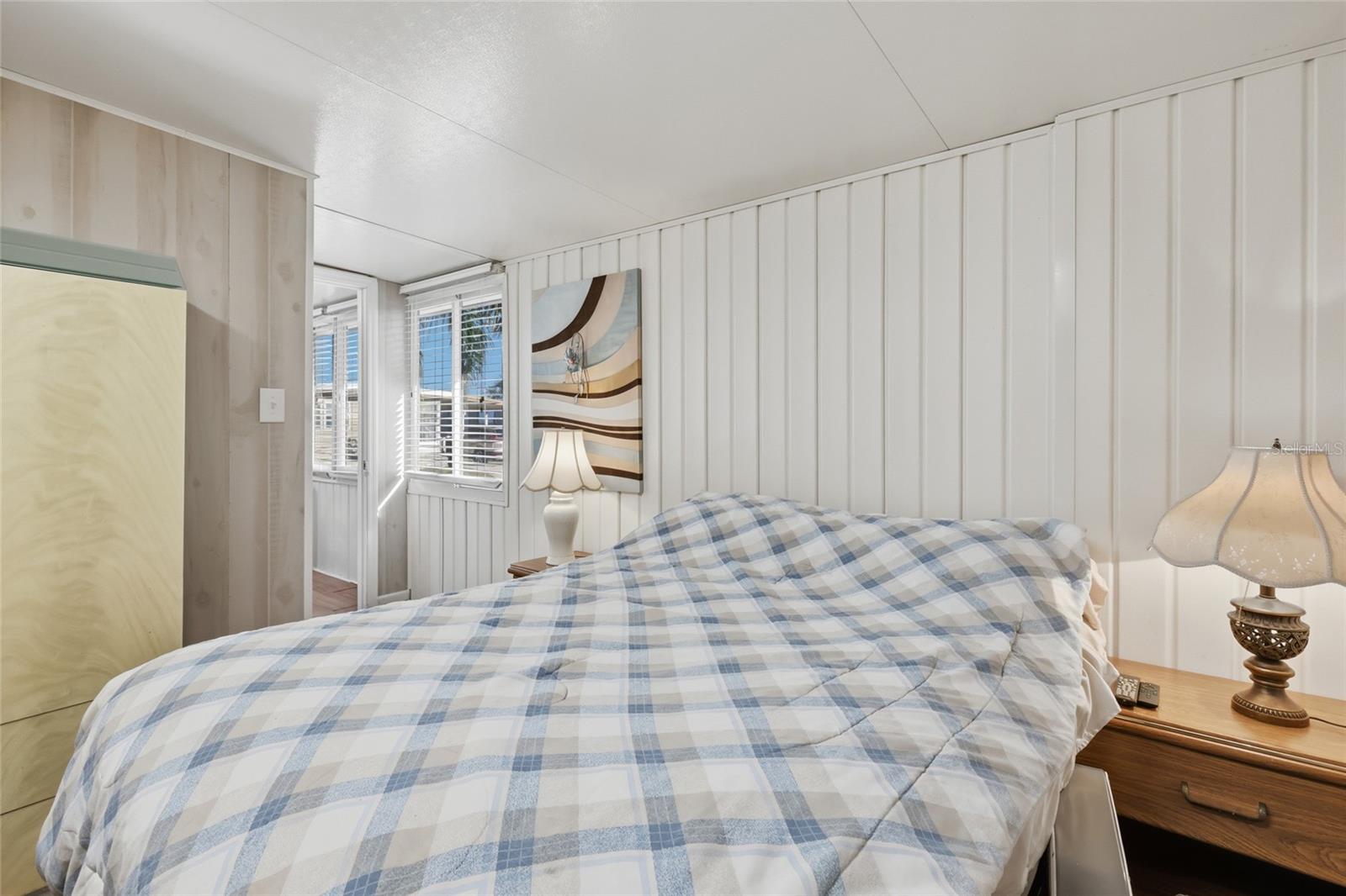 Image 15 of 24 For 5619 Bayshore Road 111