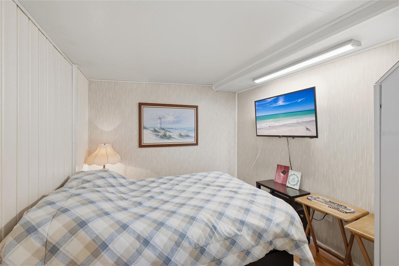 Image 16 of 24 For 5619 Bayshore Road 111