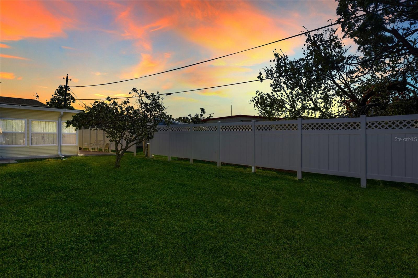 Image 2 of 24 For 5619 Bayshore Road 111