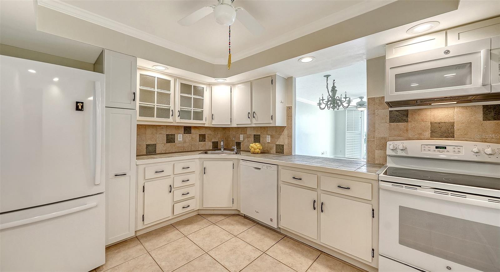 Image 16 of 38 For 101 Gulfstream Avenue 5j