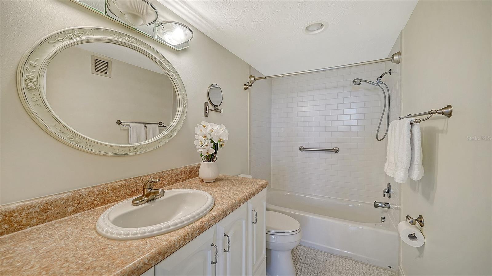 Image 21 of 38 For 101 Gulfstream Avenue 5j