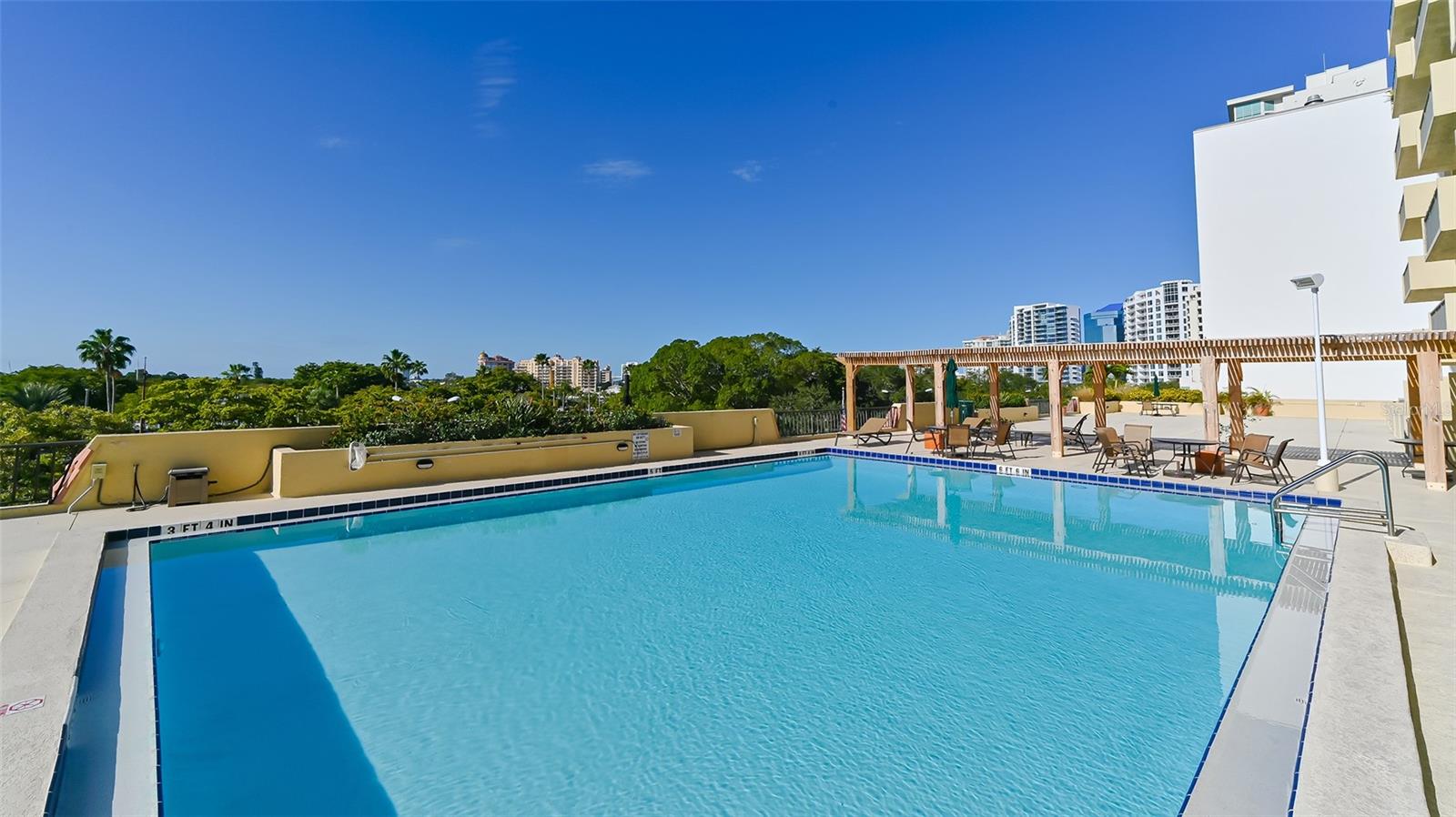 Image 27 of 38 For 101 Gulfstream Avenue 5j