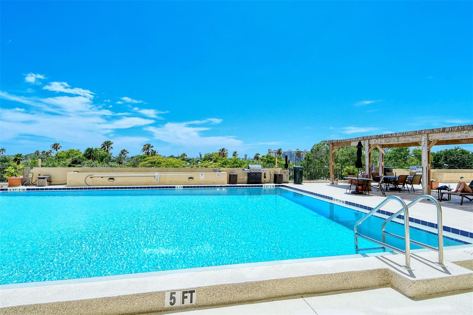 Image 28 of 38 For 101 Gulfstream Avenue 5j