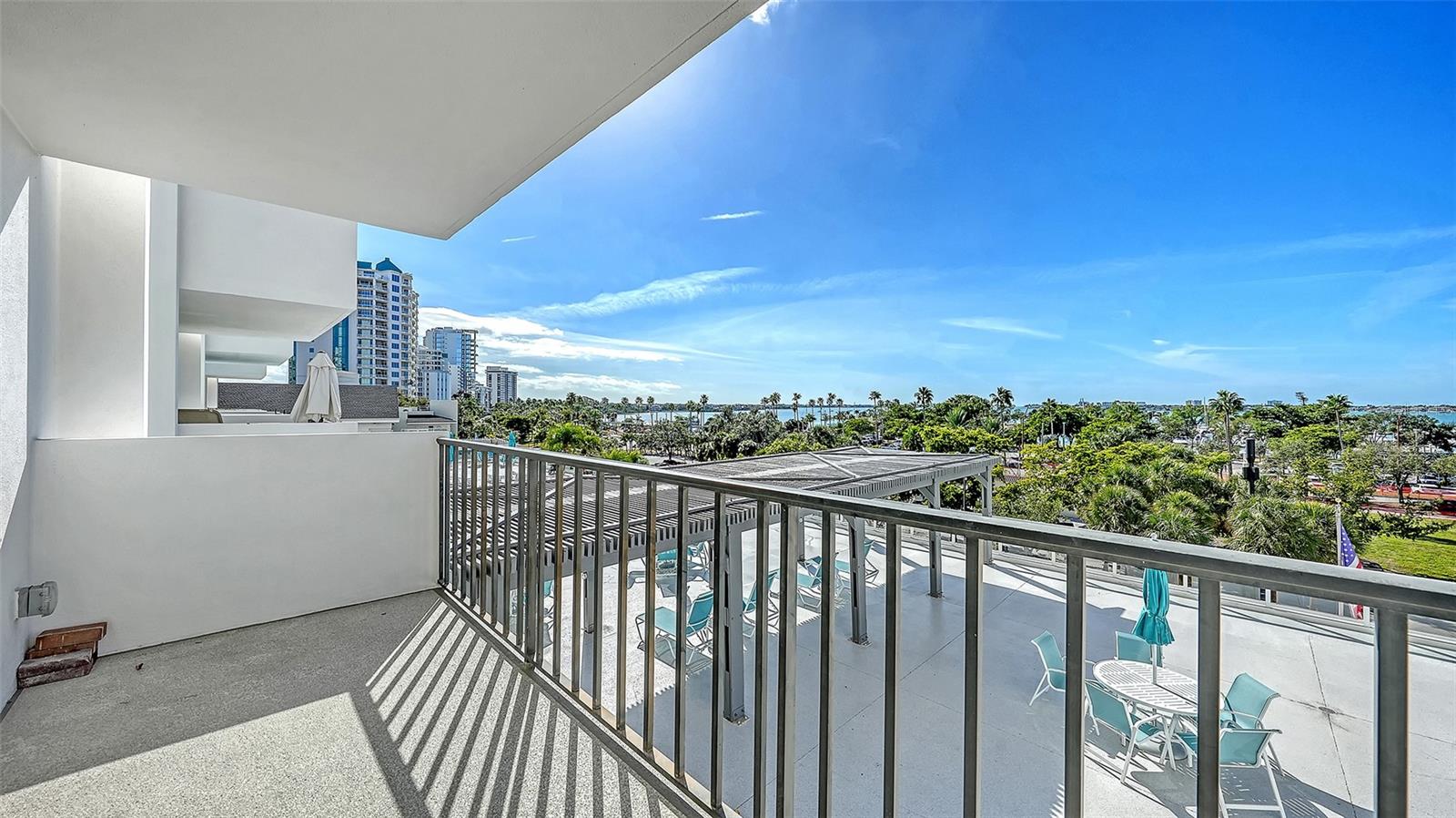 Image 8 of 38 For 101 Gulfstream Avenue 5j