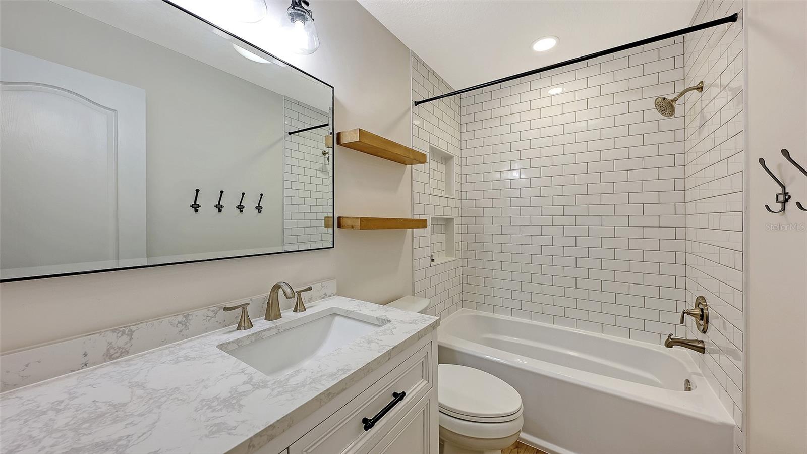 Image 39 of 62 For 2493 Sonoma Drive