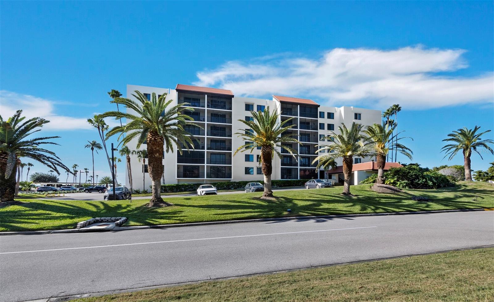 Image 3 of 51 For 2045 Gulf Of Mexico Drive M1-502