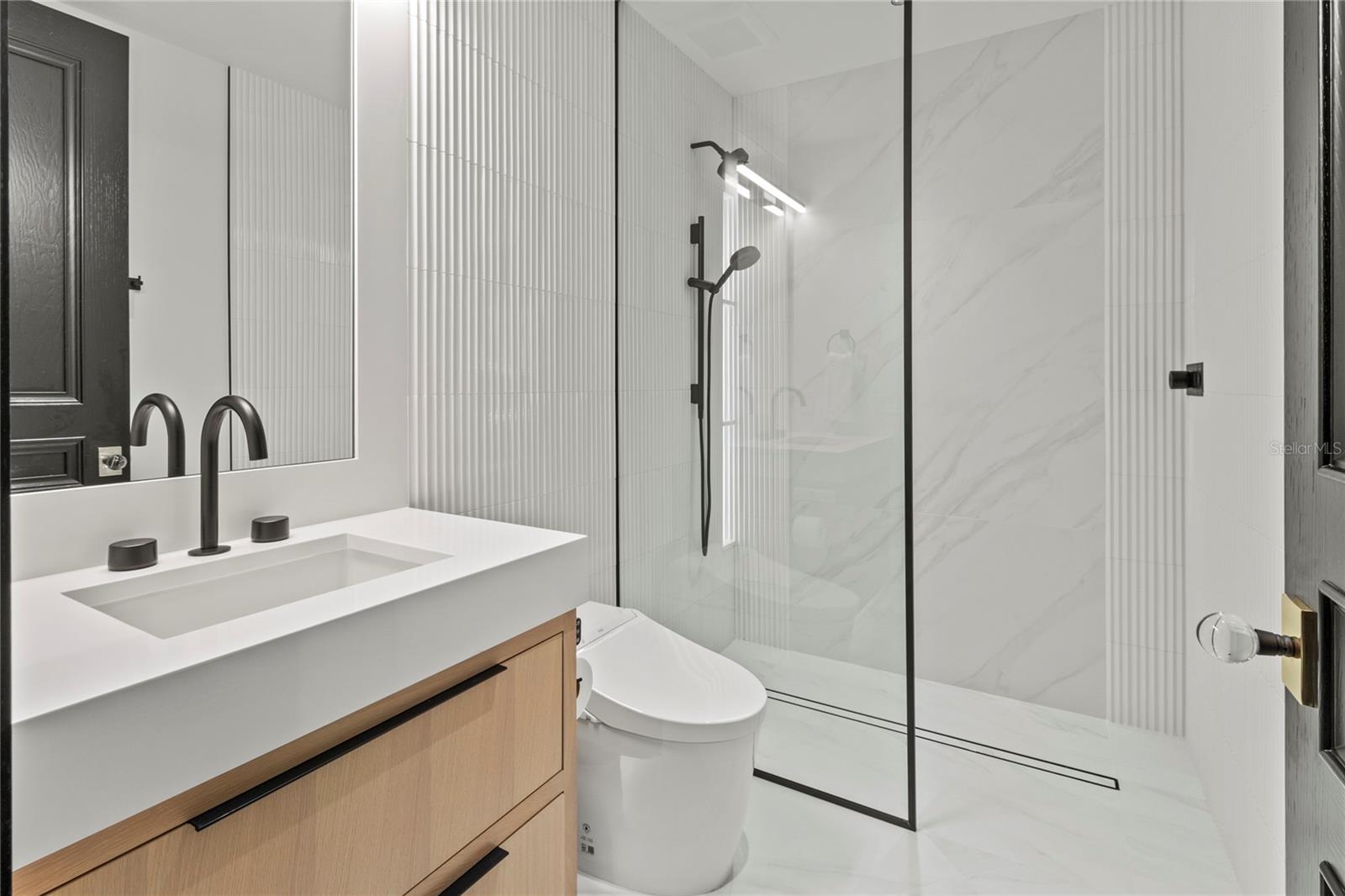 Image 17 of 42 For 6427 Moorings Point Circle 101