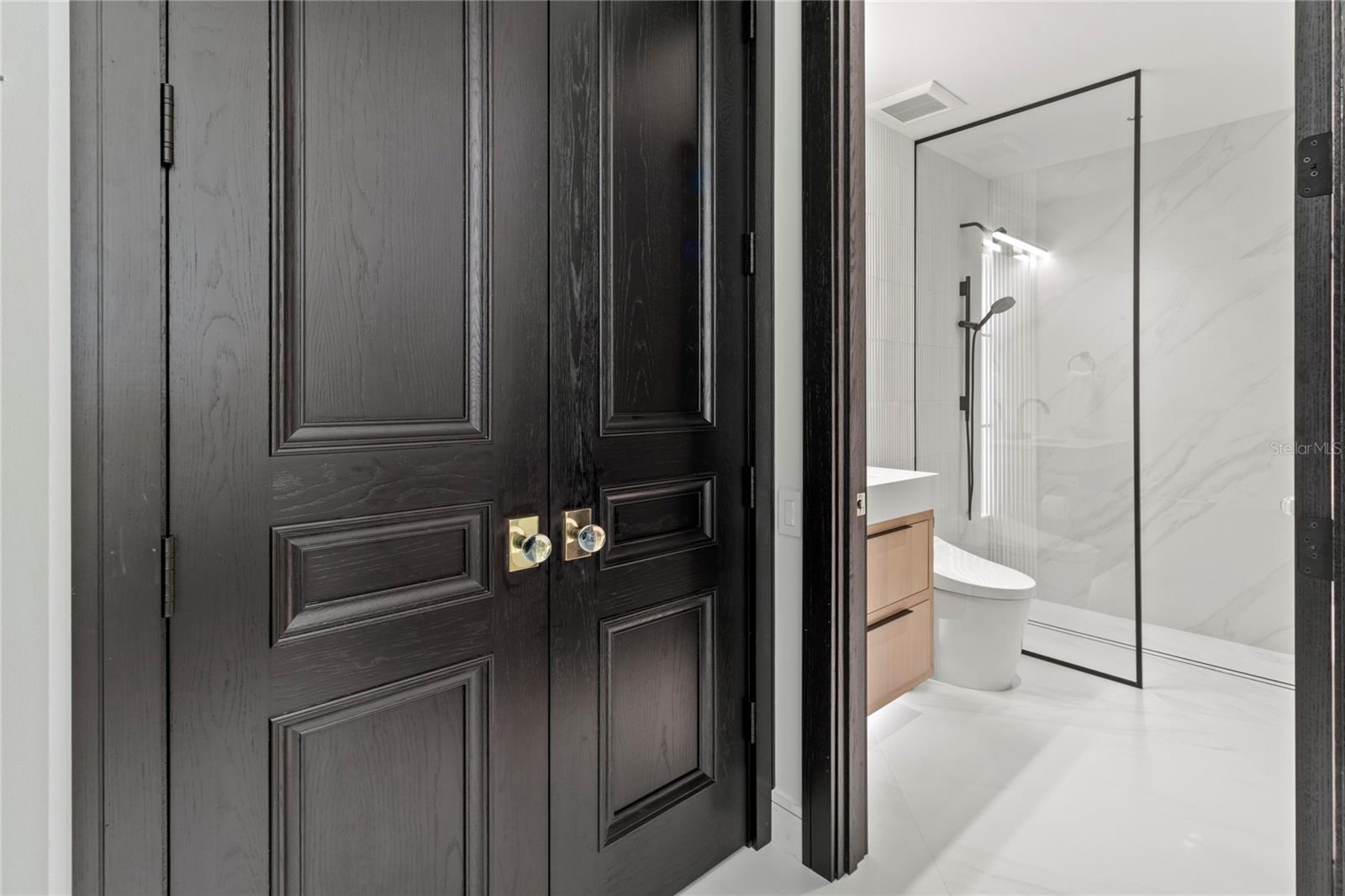 Image 19 of 42 For 6427 Moorings Point Circle 101