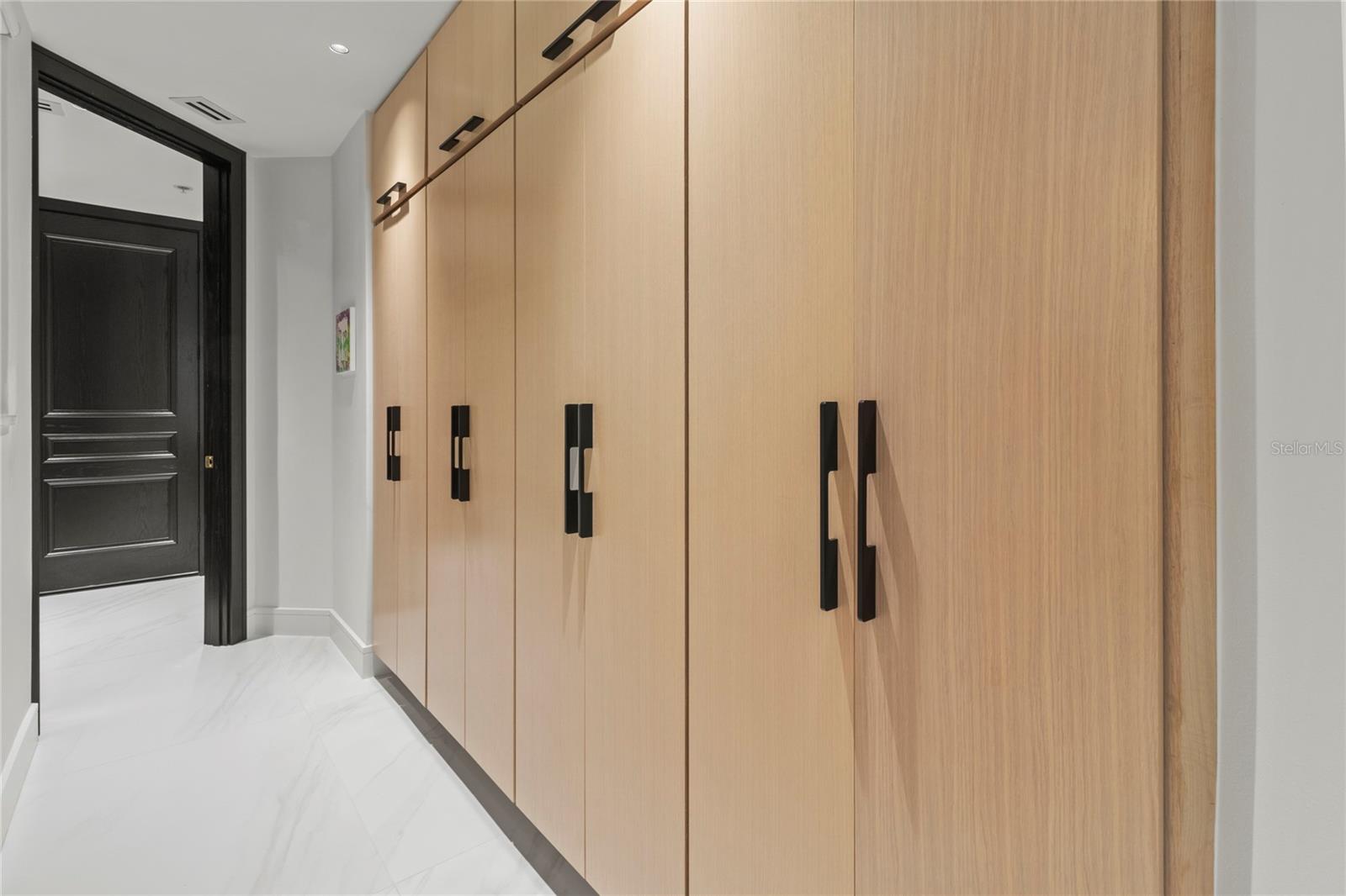 Image 34 of 42 For 6427 Moorings Point Circle 101