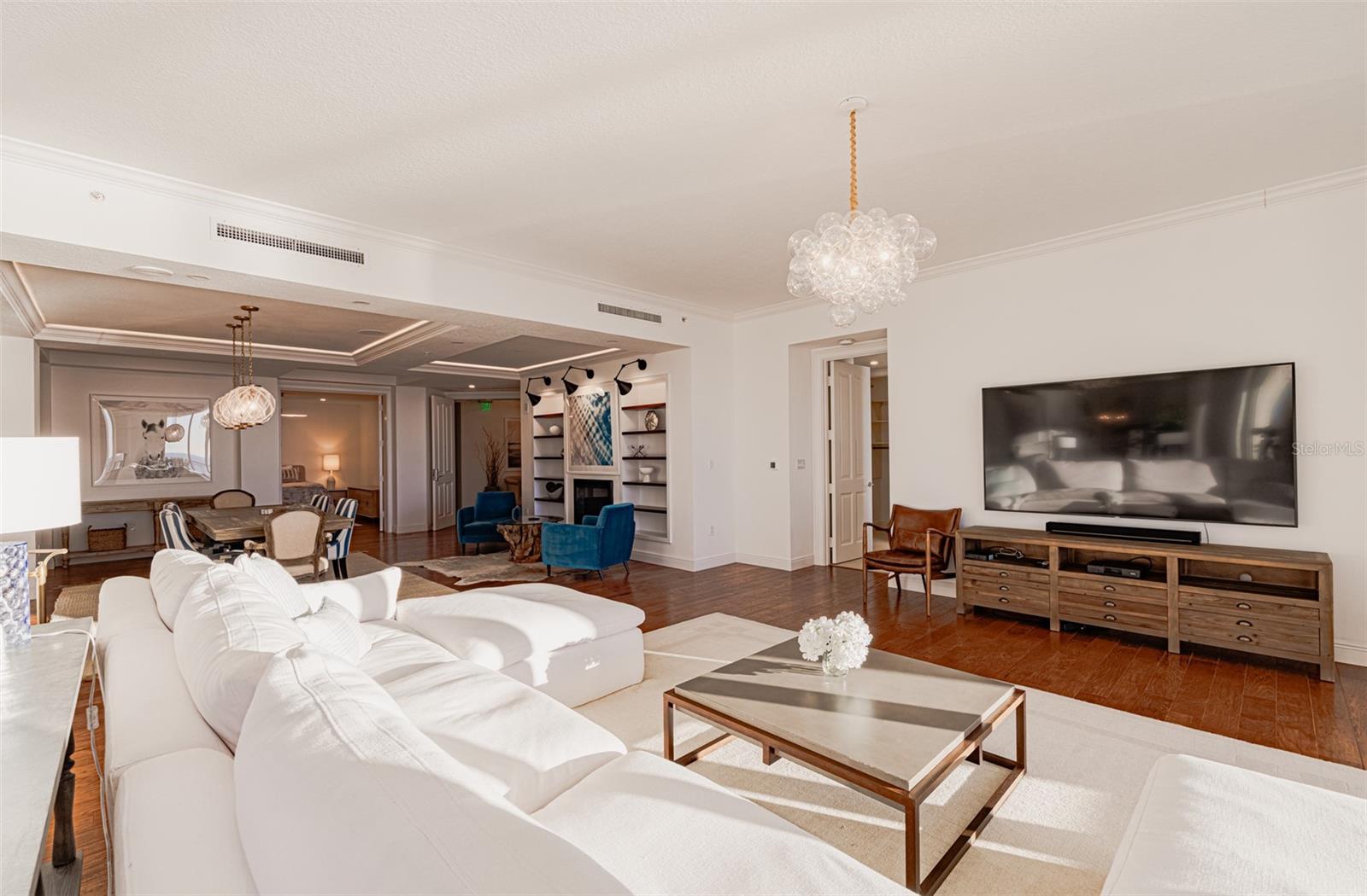 Image 9 of 60 For 1300 Benjamin Franklin Drive 1005