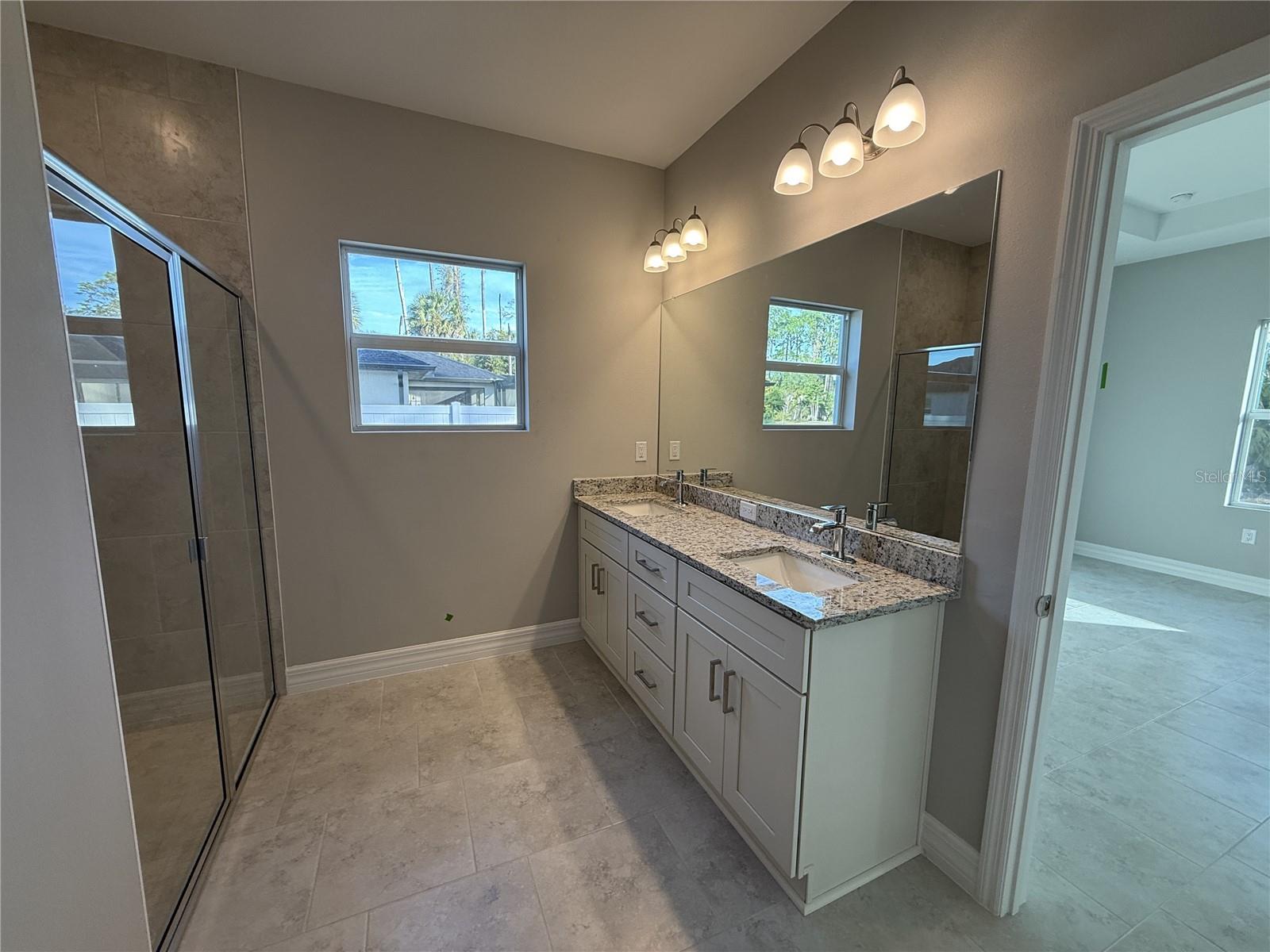 Image 10 of 23 For 4298 Salford Boulevard