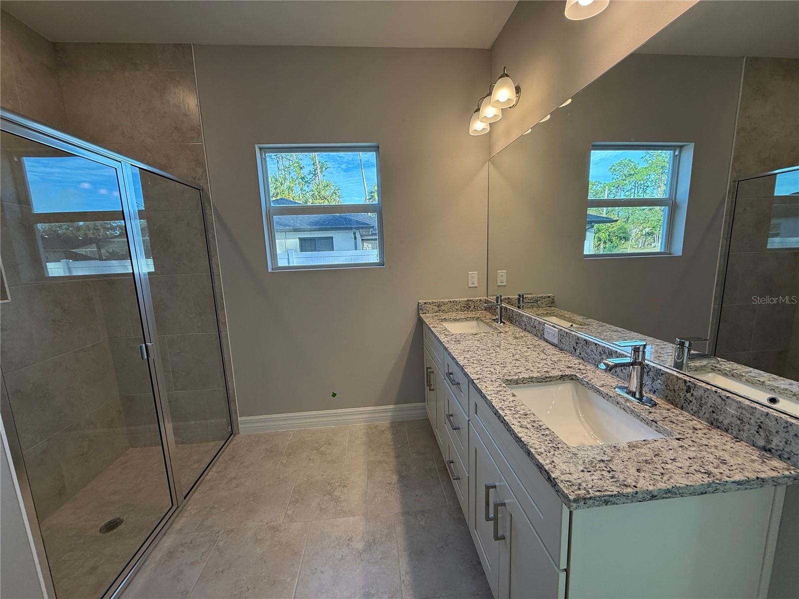 Image 11 of 23 For 4298 Salford Boulevard