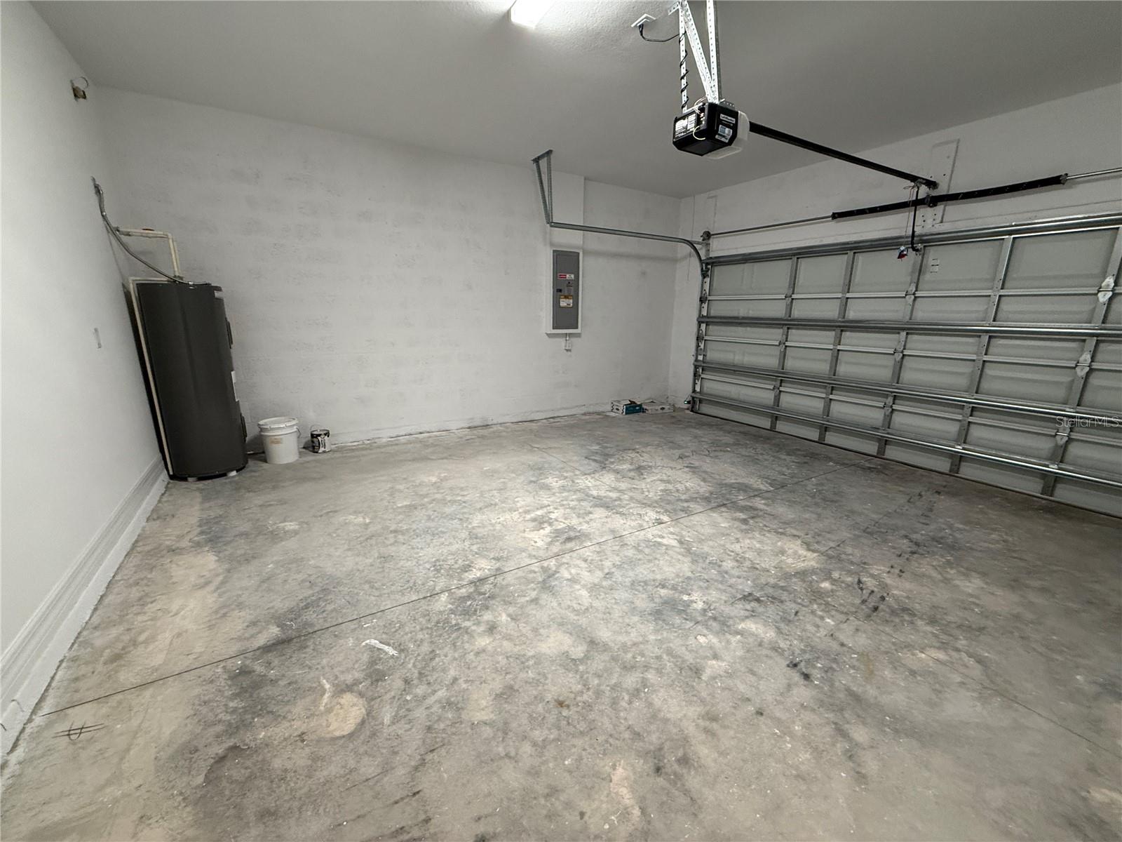 Image 19 of 23 For 4298 Salford Boulevard